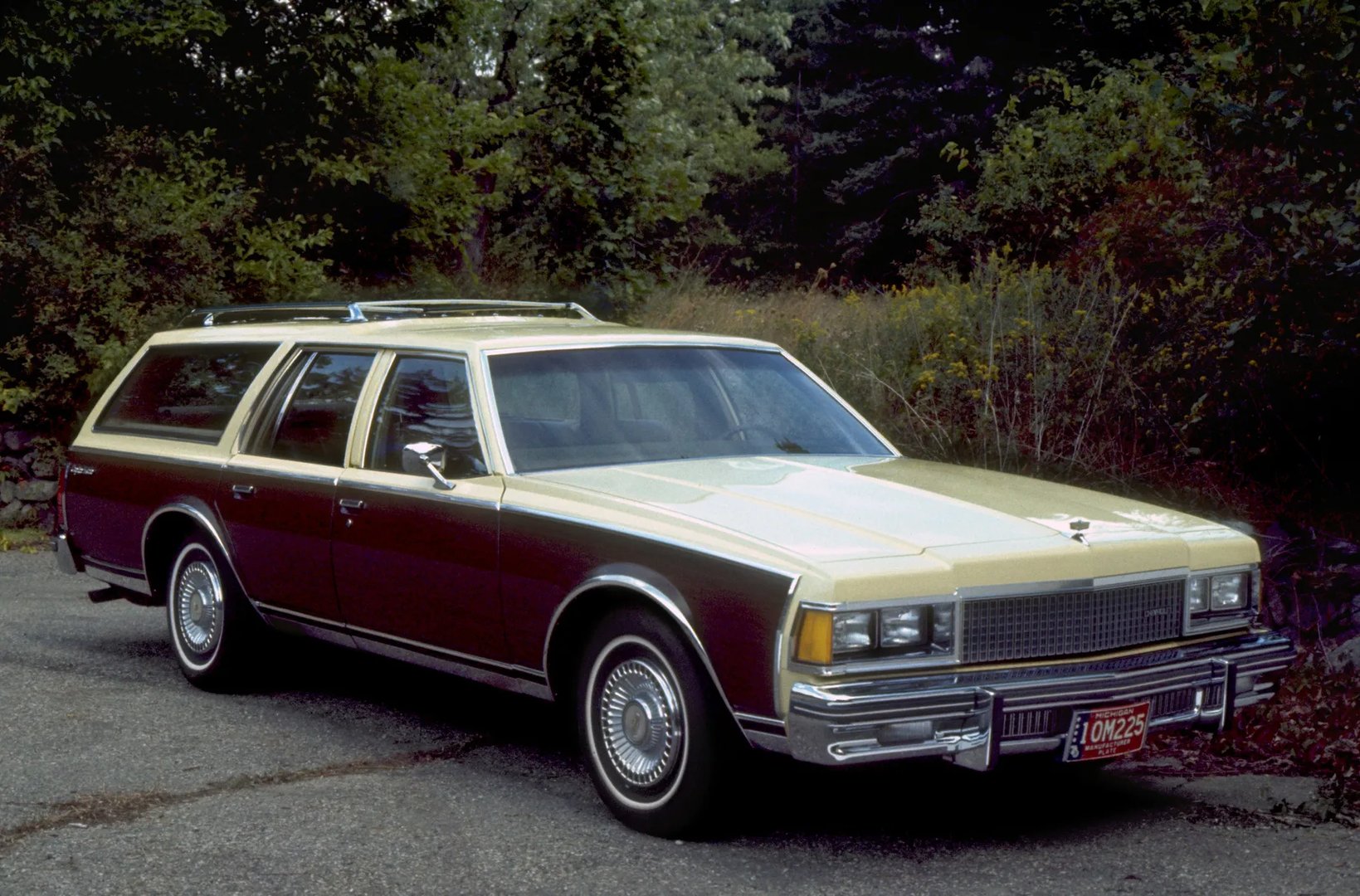 Chevrolet_Caprice_3_generation__Estate_5-door__3.jpg