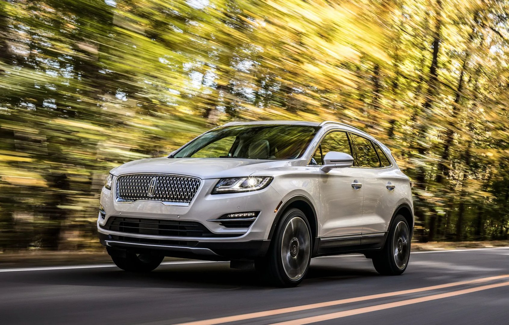 Lincoln_MKC_1_generation_restyling__SUV_5-doors__3.jpg