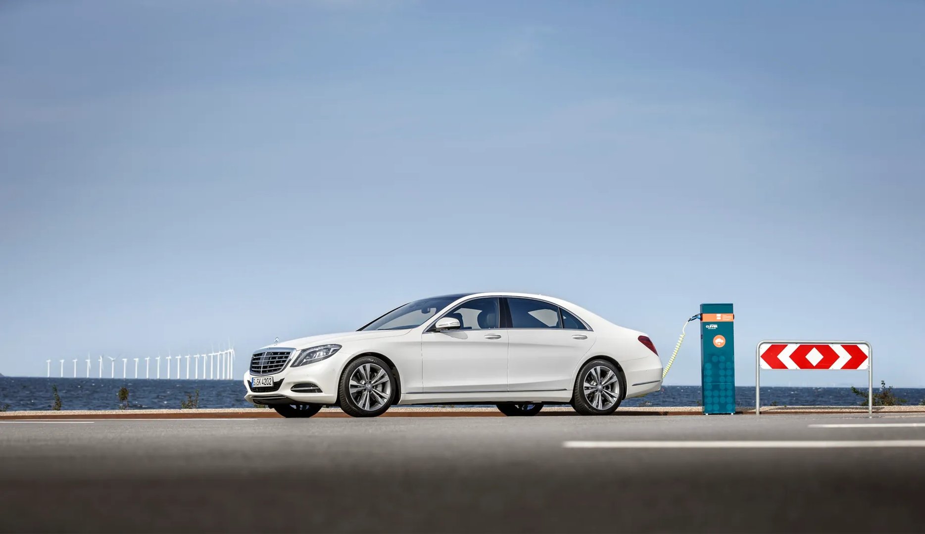 Mercedes_S-Class_6_generation__Sedan_Long__5.jpg