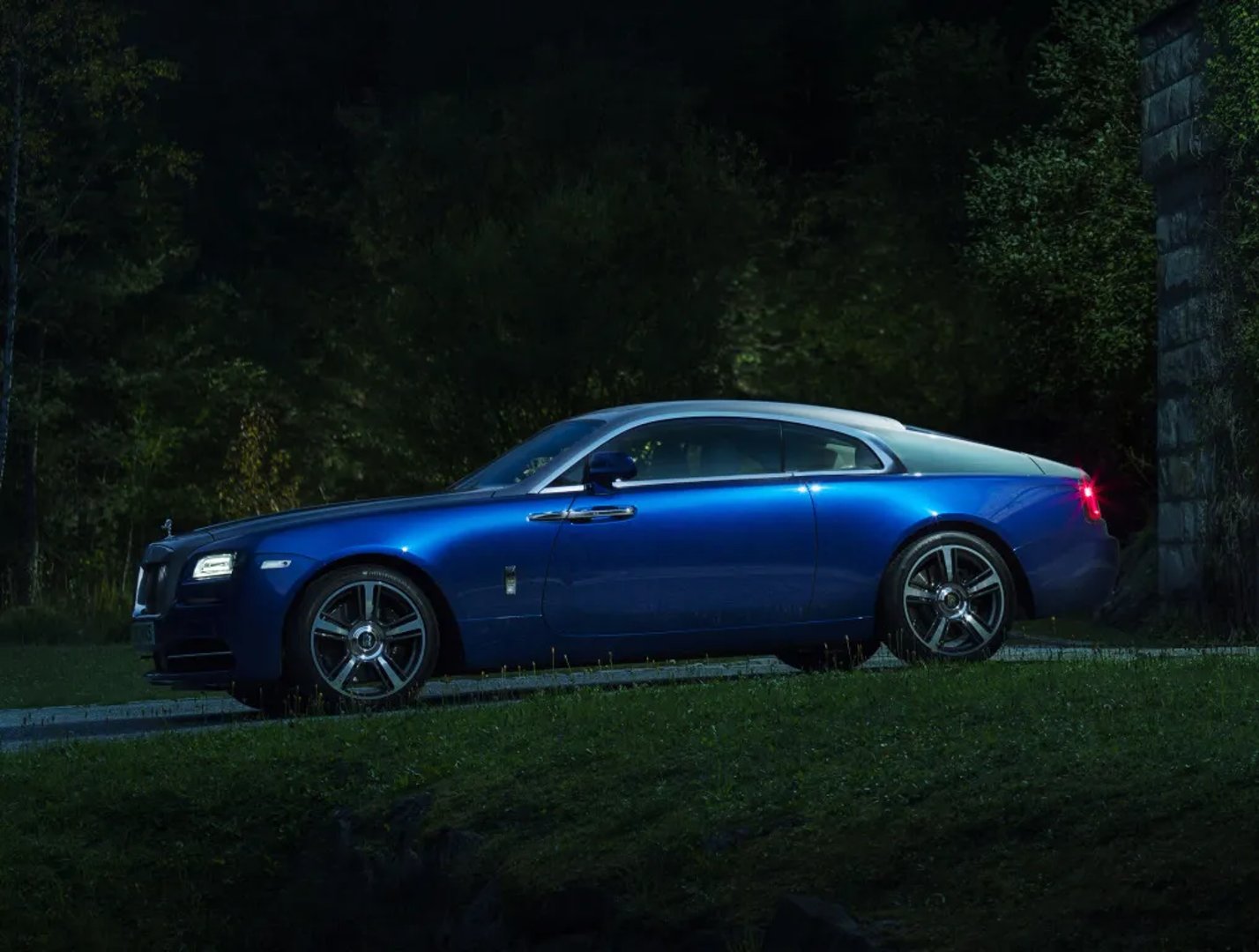 Rolls-Royce_Wraith_2_generation__Coupe__8.jpg