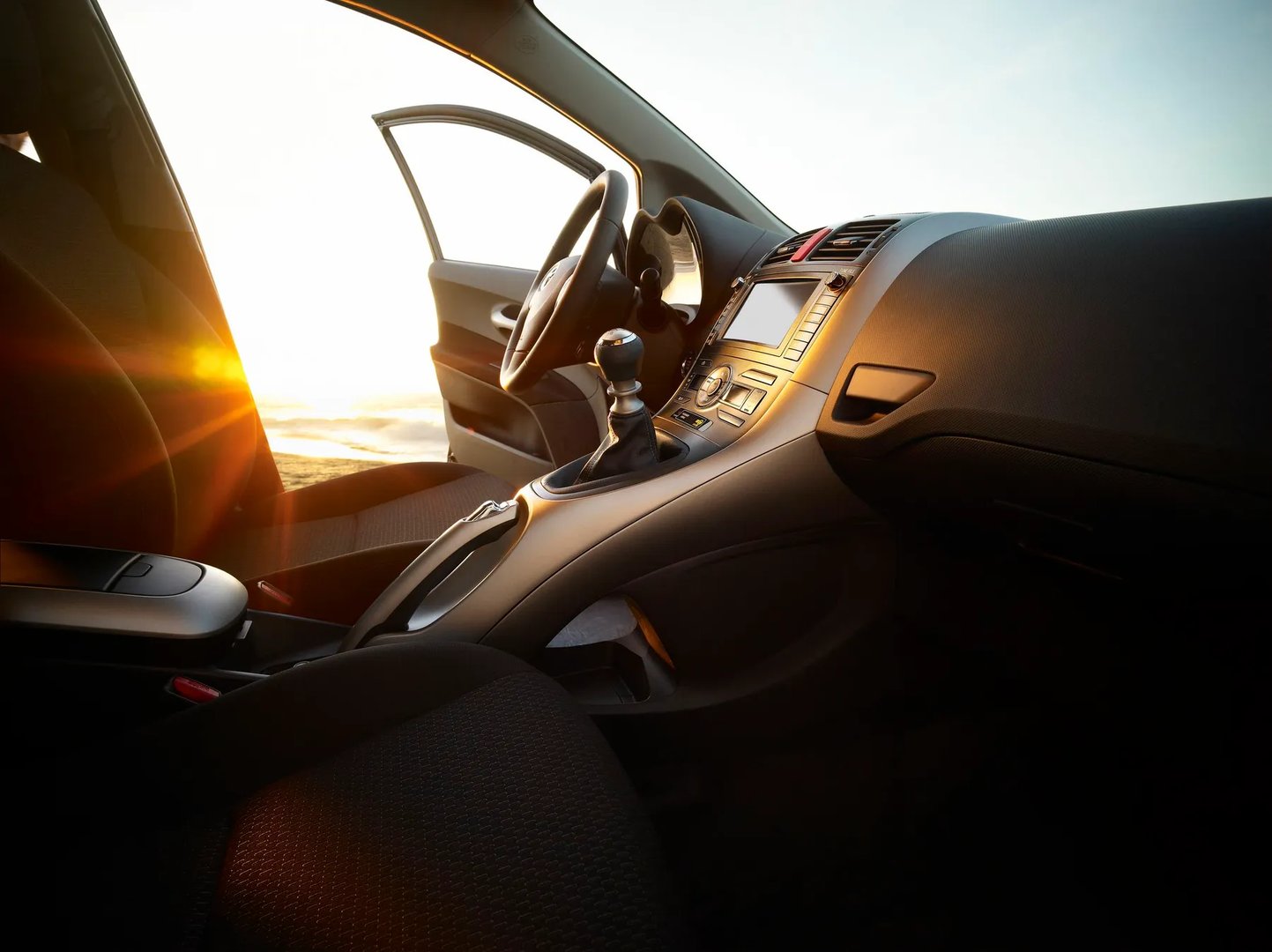 Toyota_Auris_1_generation__Hatchback_3-door__13.jpg