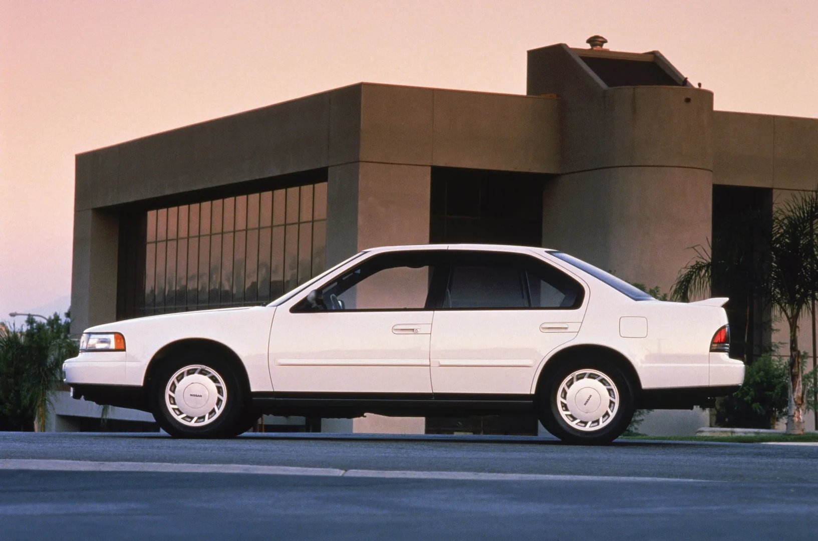 Nissan_Maxima_3_generation_restyling__Sedan__3.jpg