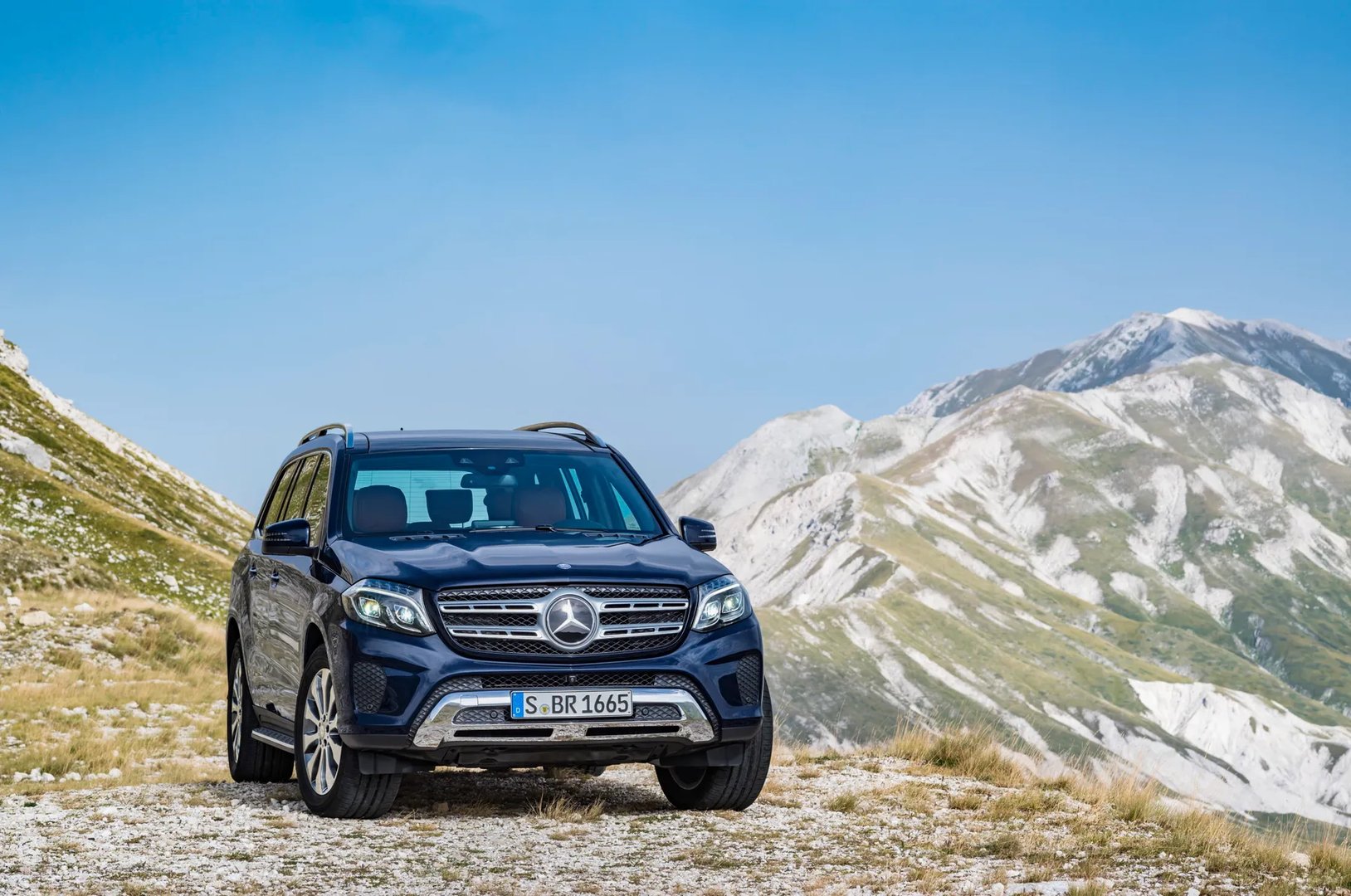 X166  SUV 5-doors