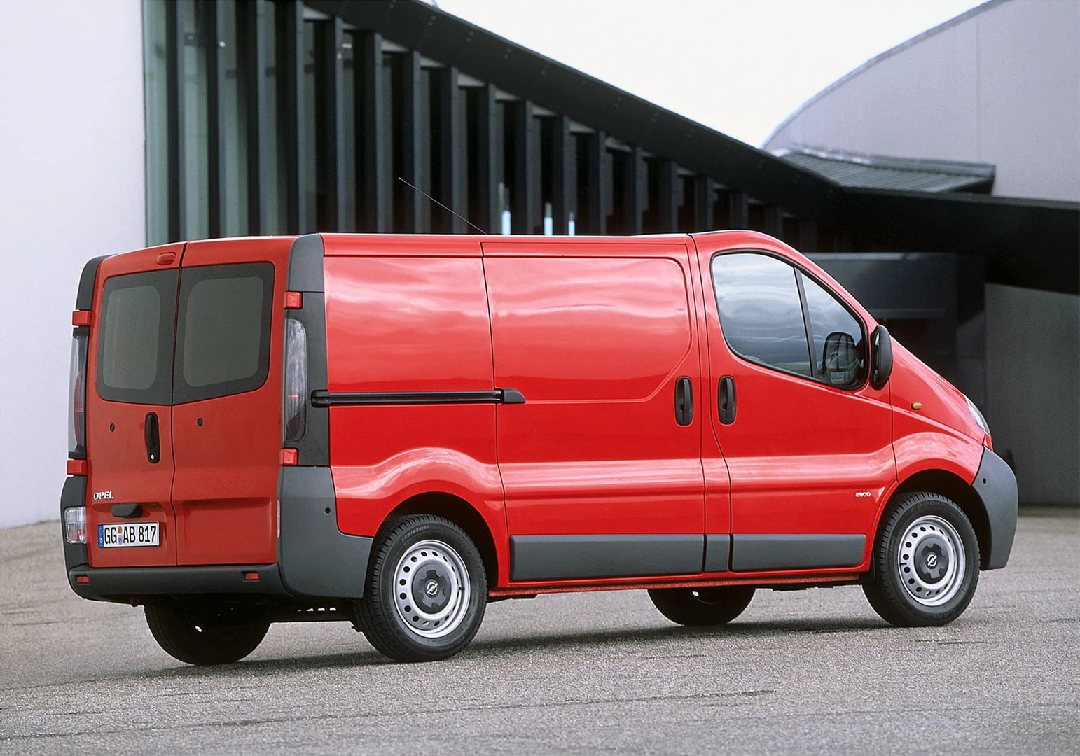 Opel_Vivaro_1_generation__Van__4.jpg