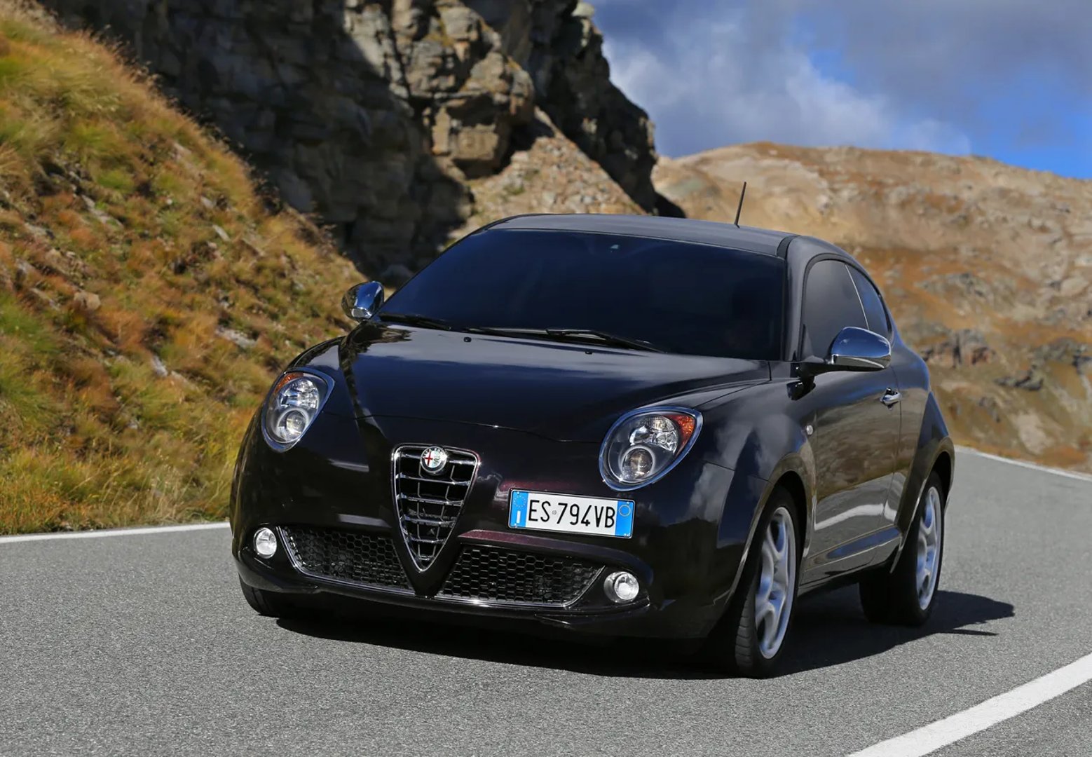 Alfa Romeo_MiTo_1_generation_restyling__Mini_3-doors__1.jpg