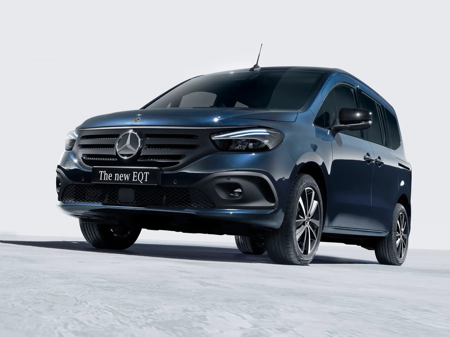 —  Compact Van