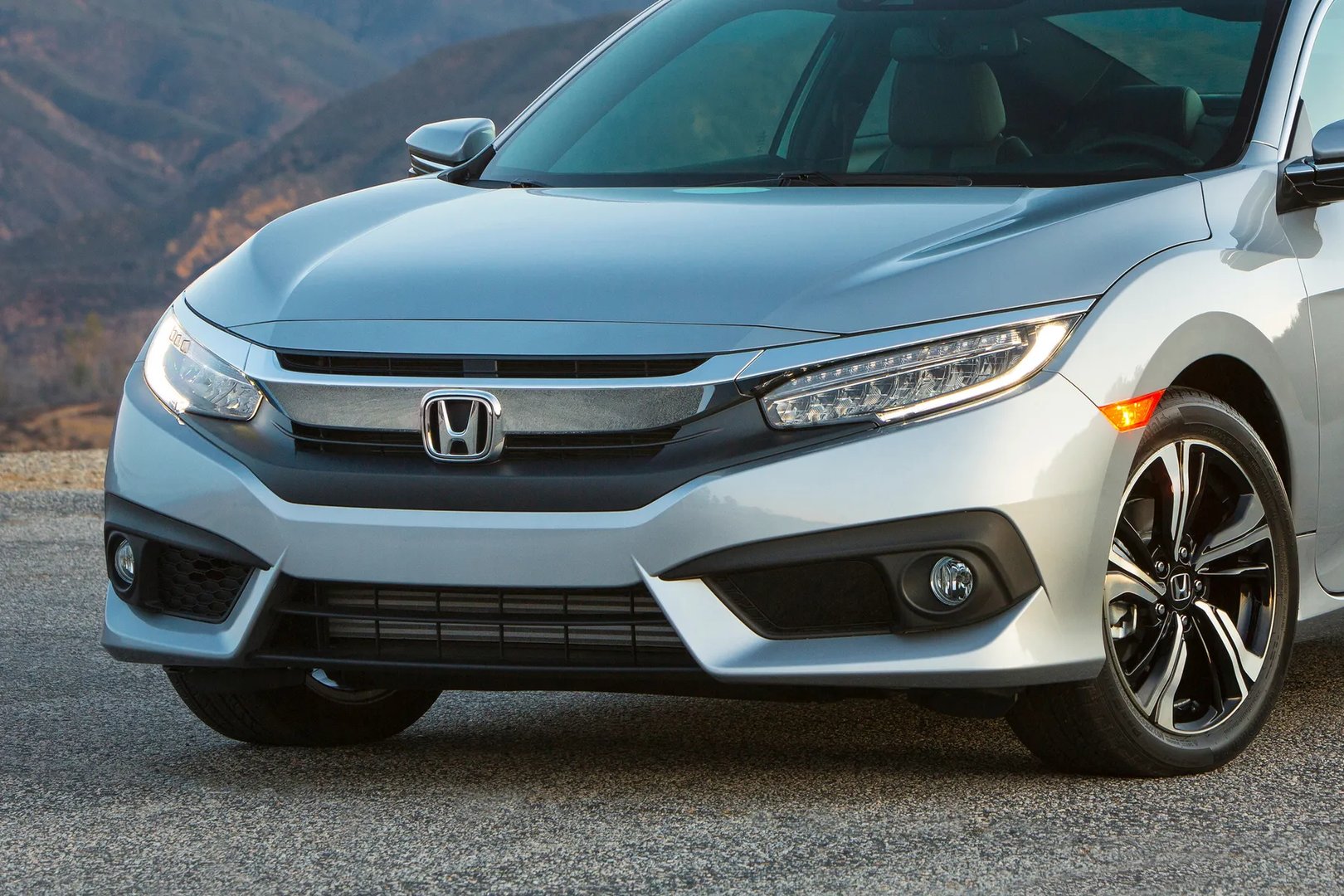 Honda_Civic_(USA)_10_generation__Coupe__12.jpg