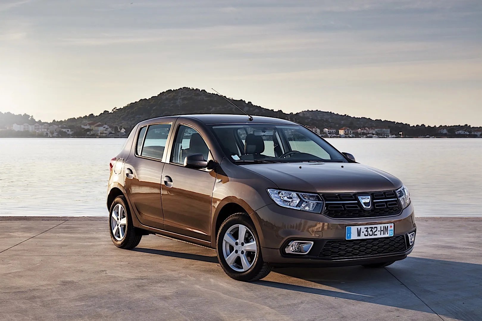 Dacia_Sandero_2_generation_restyling__Mini_5-doors__7.jpg