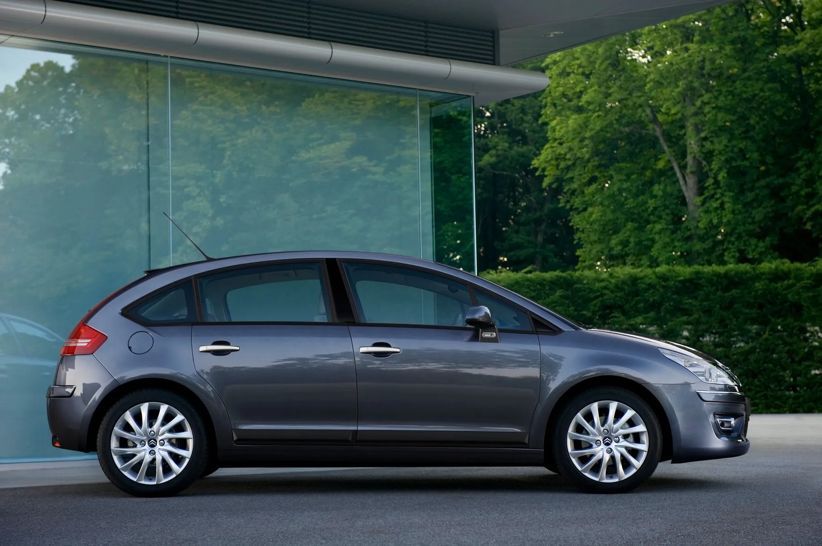 Citroen_C4_1_generation_restyling__Hatchback_5-door__4.jpg