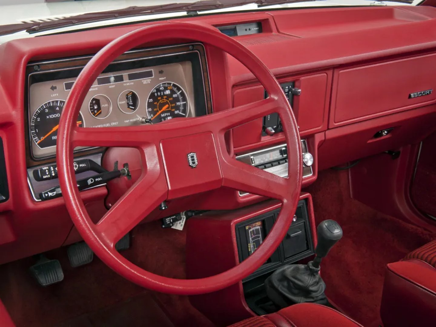 Ford_Escort_(North_America)_1_generation__Hatchback_3-door__11.jpg