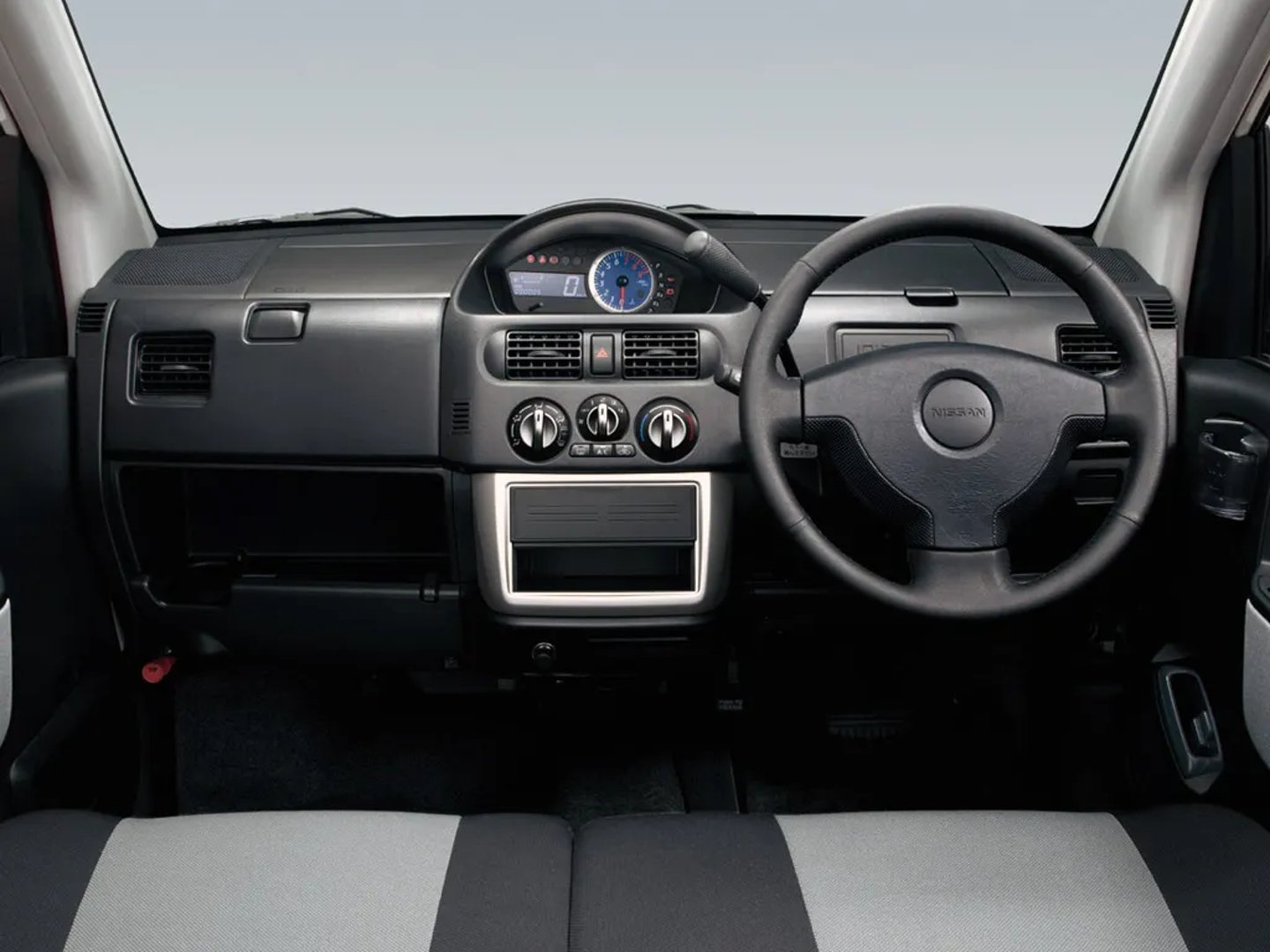 Nissan_Otti_1_generation__Hatchback_5-door__2.jpg