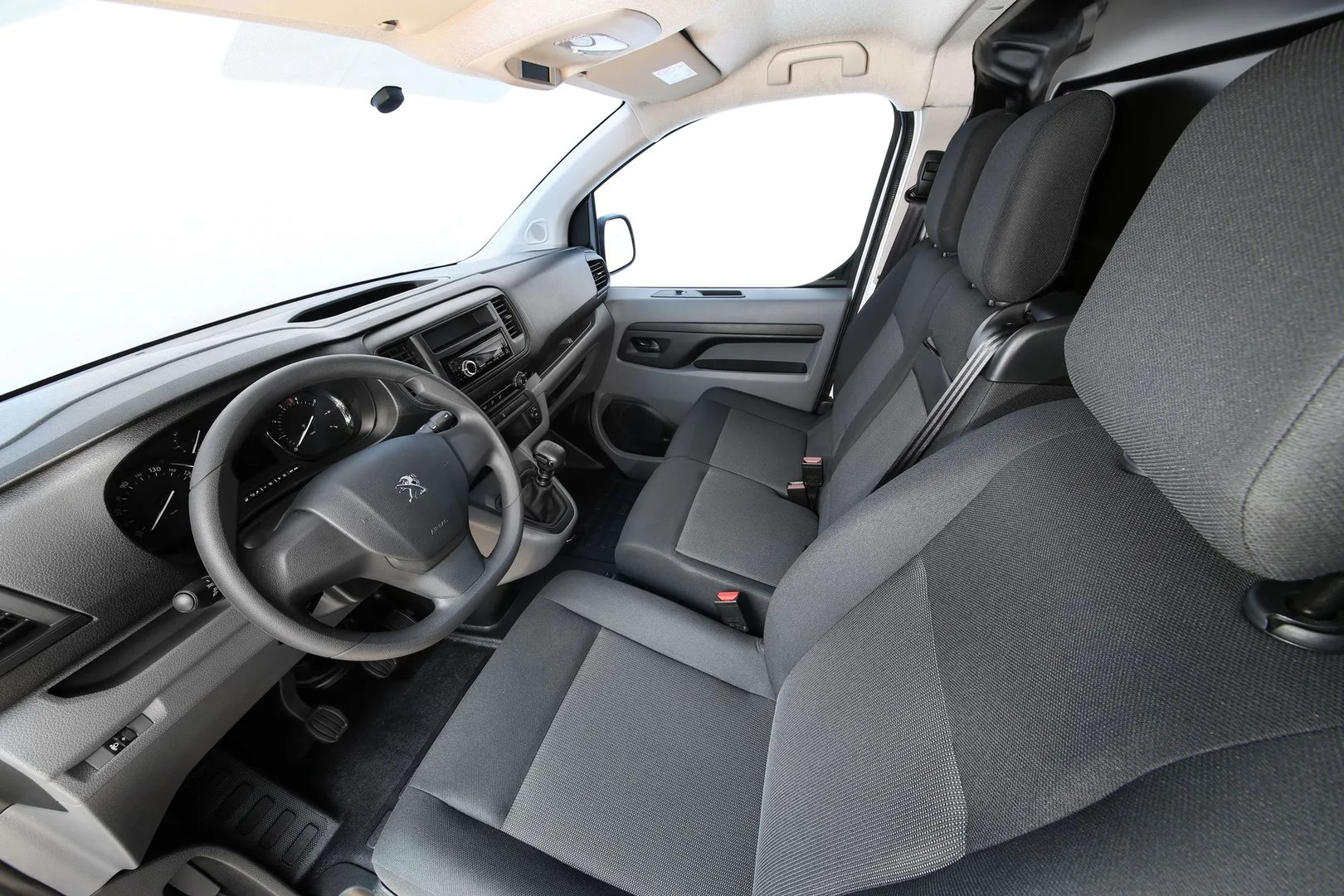 Peugeot_Expert_3_generation__Van_Long__10.jpg