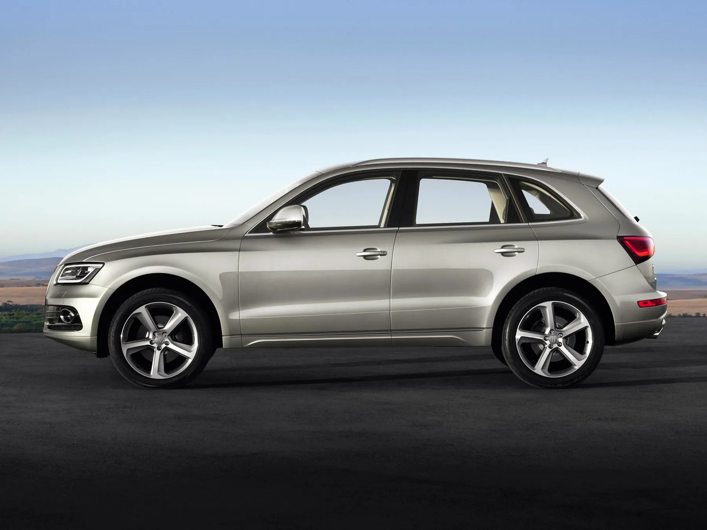 Audi_Q5_1_generation_restyling__SUV_5-doors__8.jpg