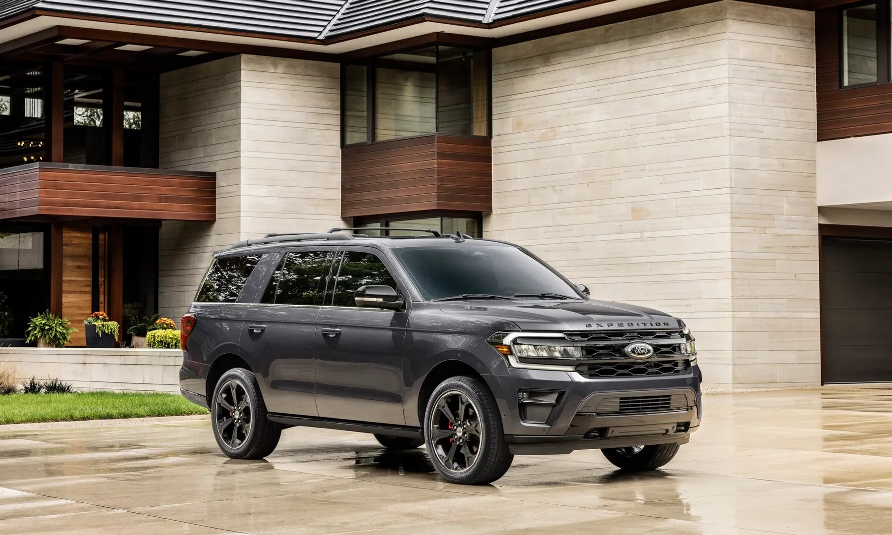 Ford_Expedition_4_generation_restyling_1__SUV_5-doors__1.jpg