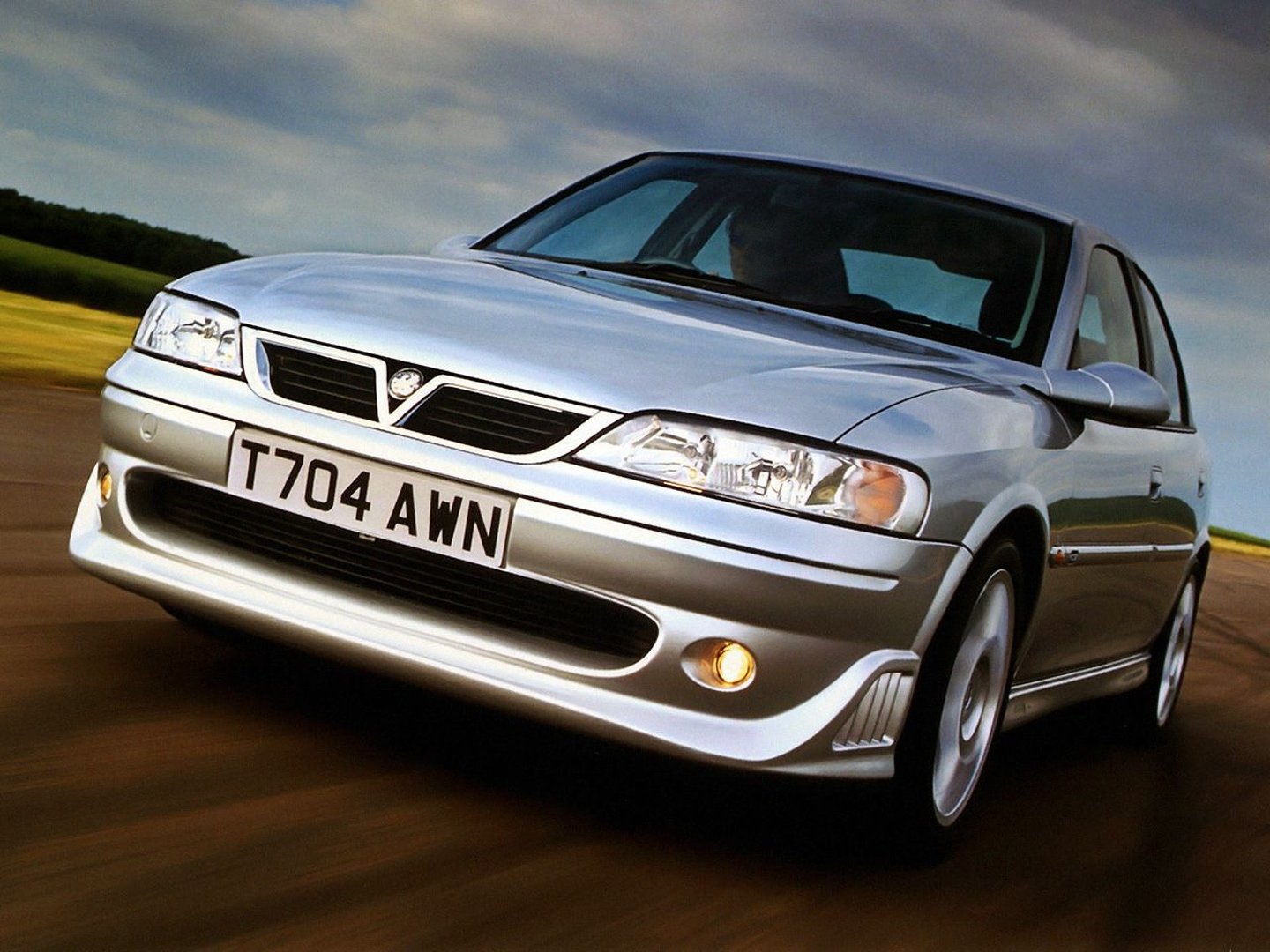 vauxhall_Vectra_2_generation__Hatchback_5-door__9.jpg