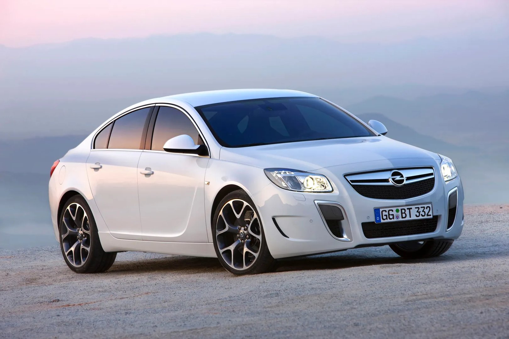 Opel_Insignia_OPC_1_generation__Sedan__3.jpg