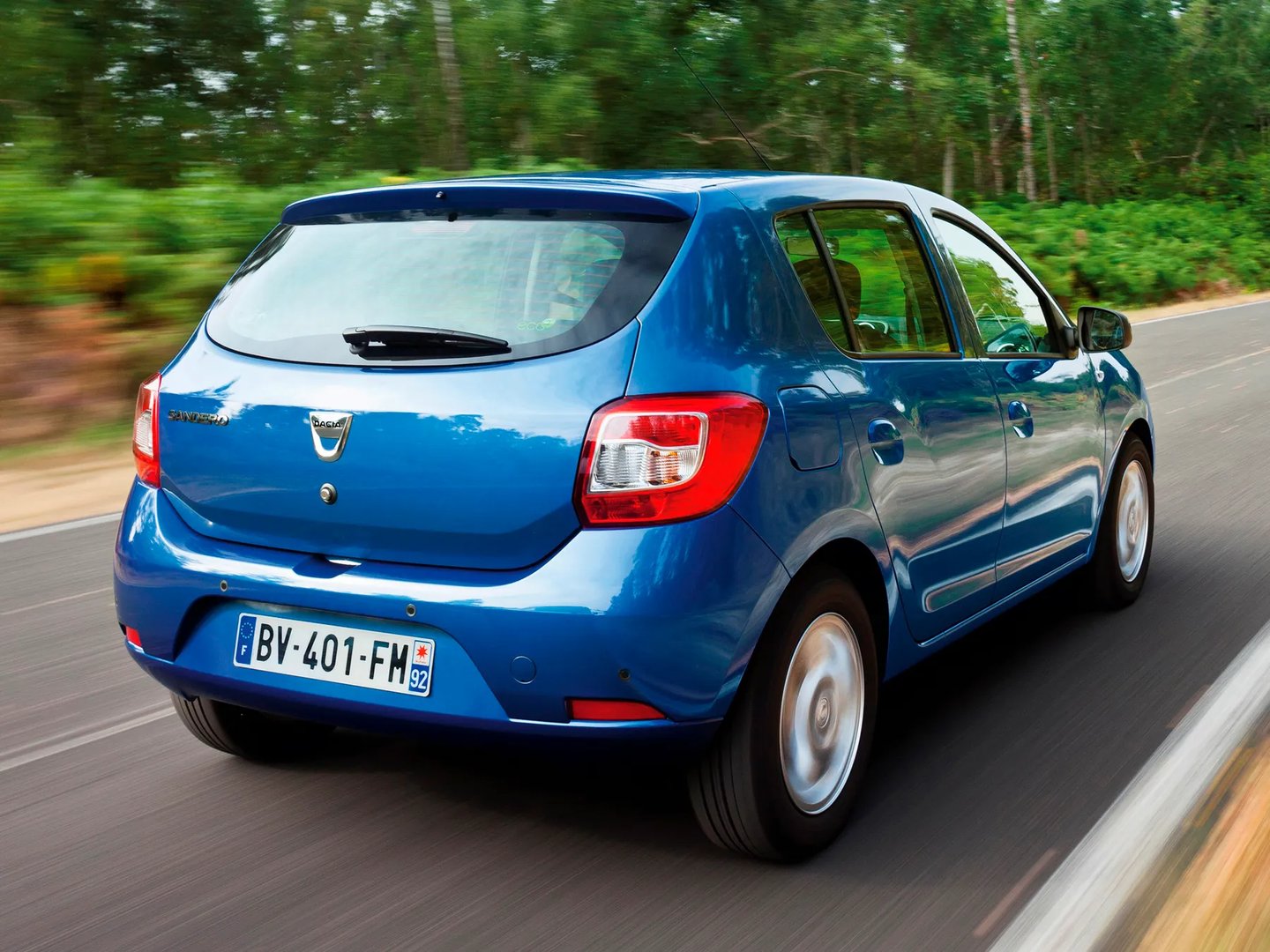 Dacia_Sandero_2_generation__Hatchback_5-door__2.jpg