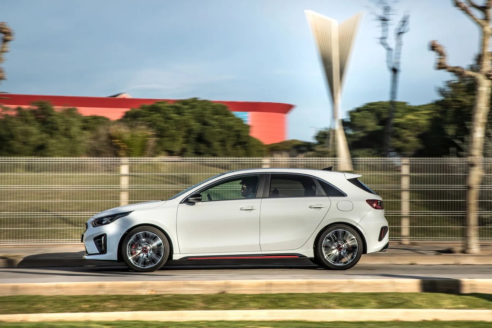 Kia_Ceed_GT_2_generation__Hatchback_5-door__4.jpg