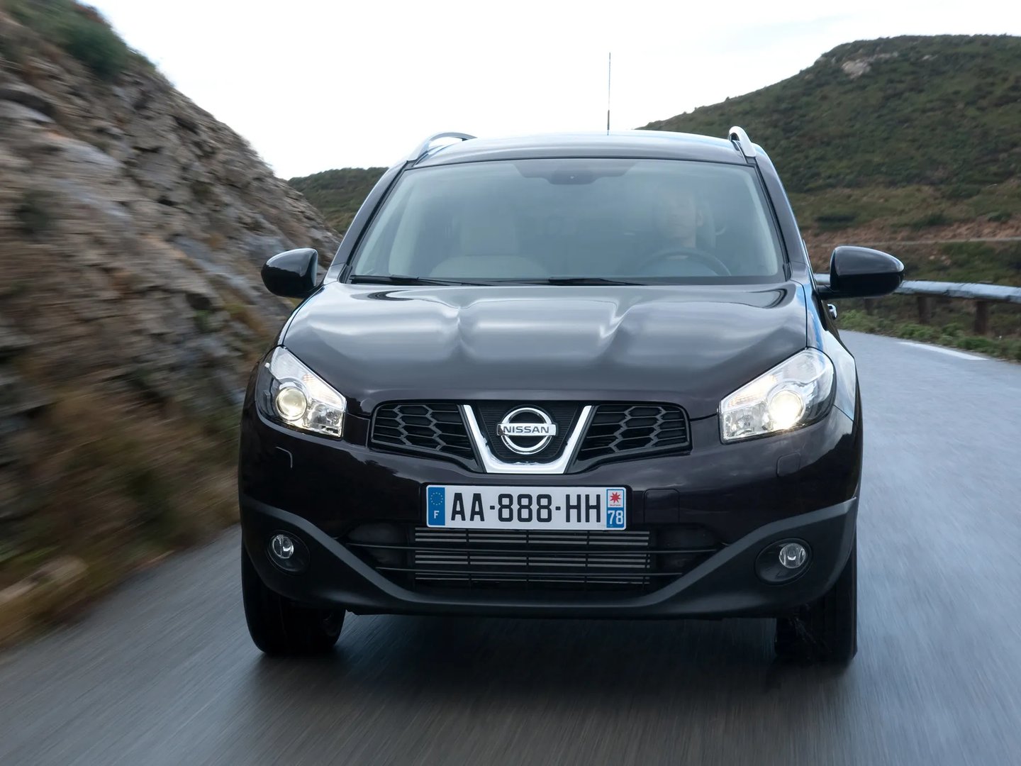 Nissan_Qashqai_+2_1_generation_restyling__SUV_5-doors__4.jpg