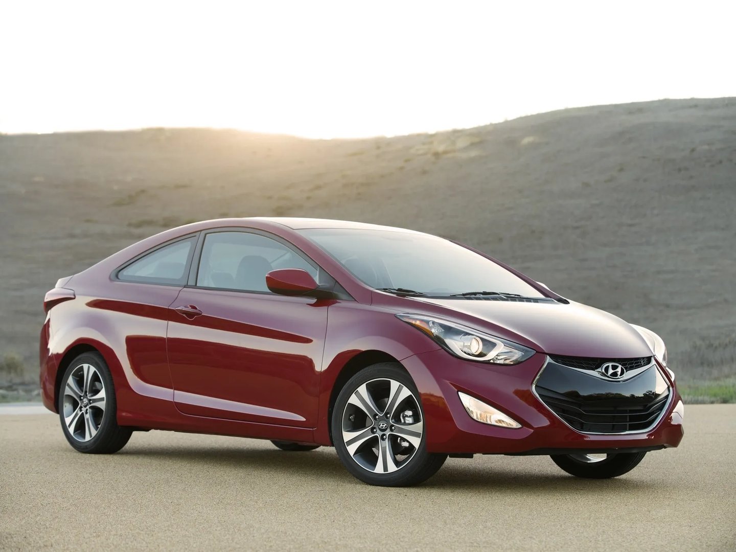 Hyundai_Elantra_5_generation__Coupe__6.jpg