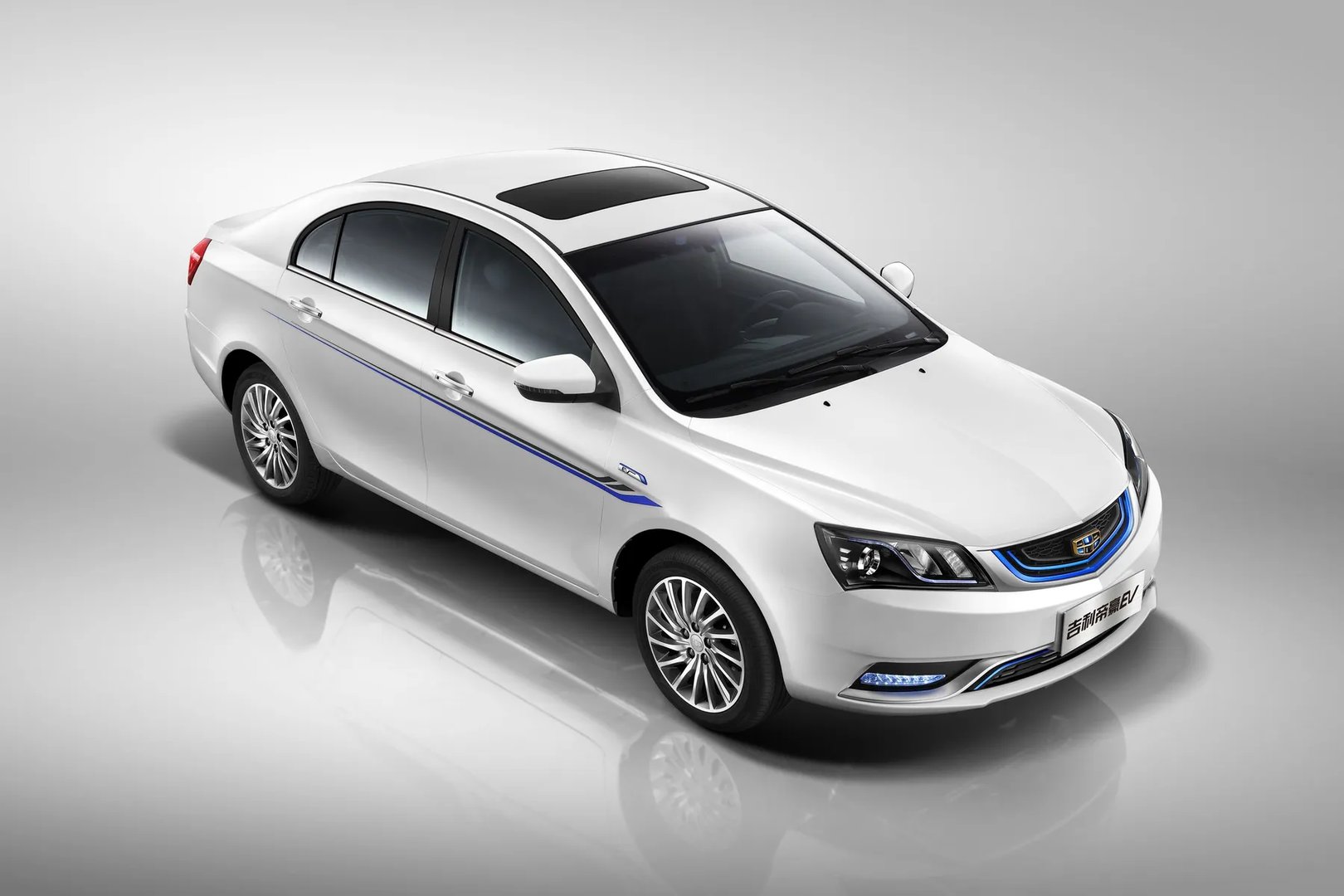 Geely_Emgrand_EV_1_generation__Sedan__1.jpg