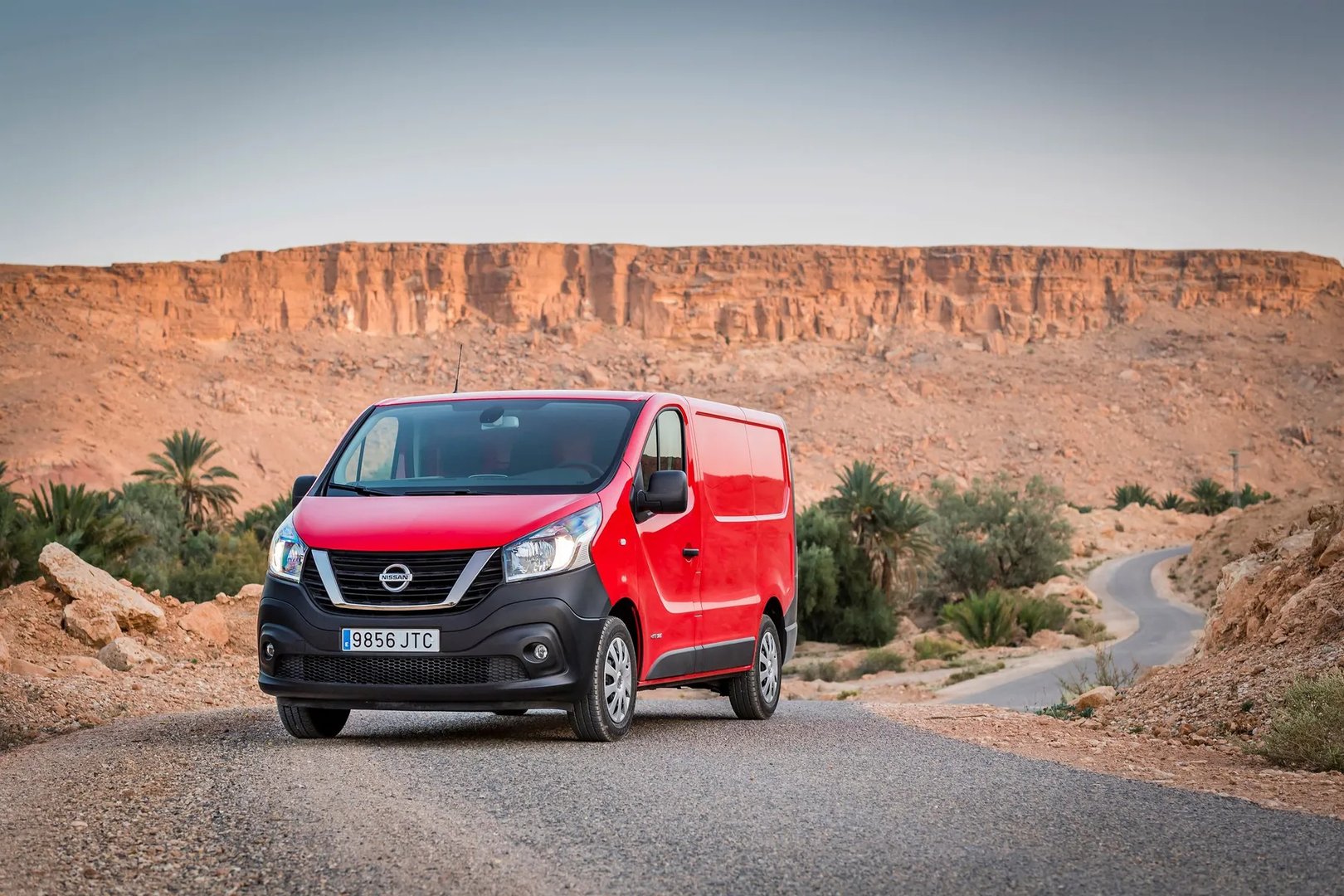 Nissan_NV300_1_generation__Van__13.jpg