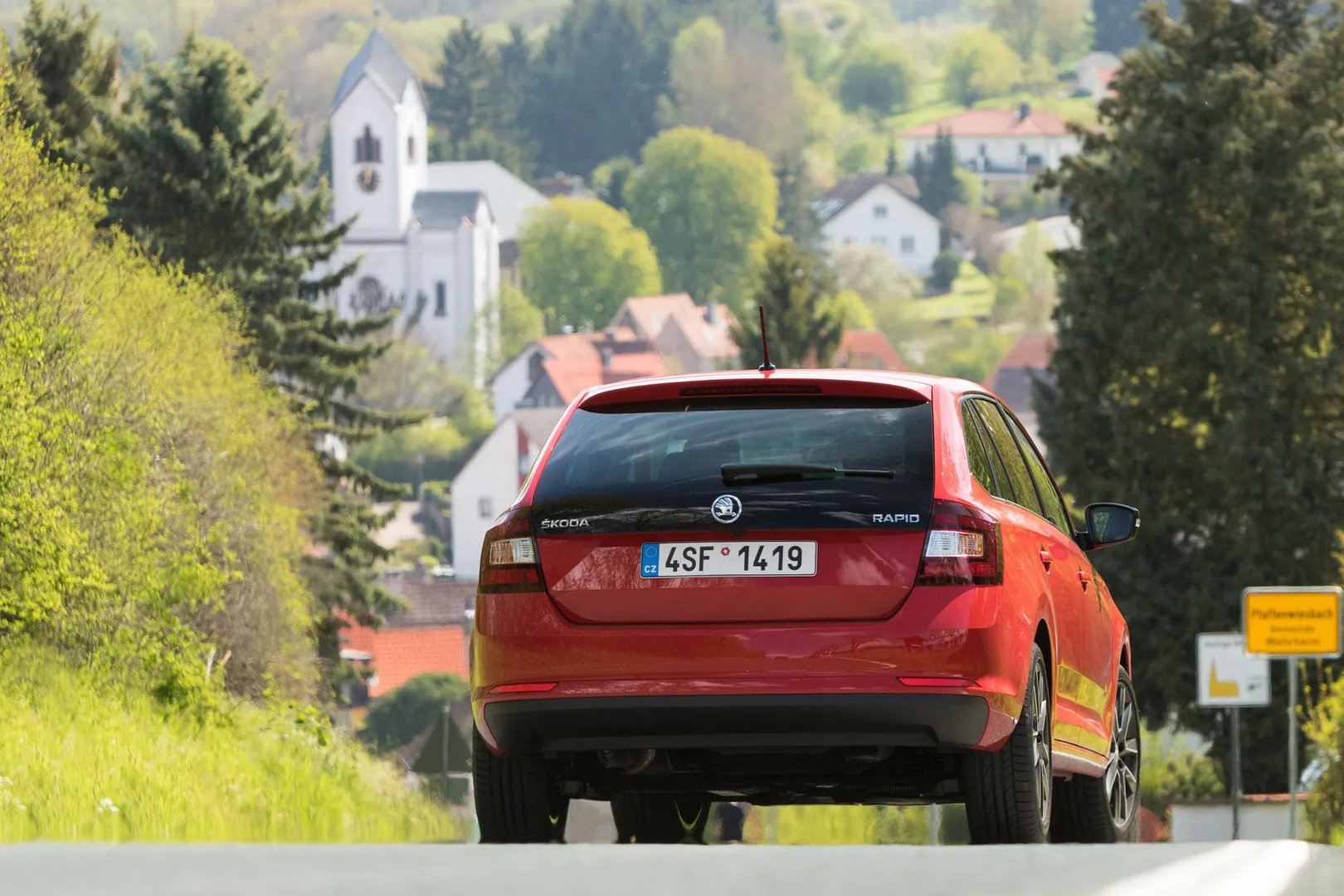 Skoda_Rapid_1_generation_restyling__Estate_5-door__10.jpg