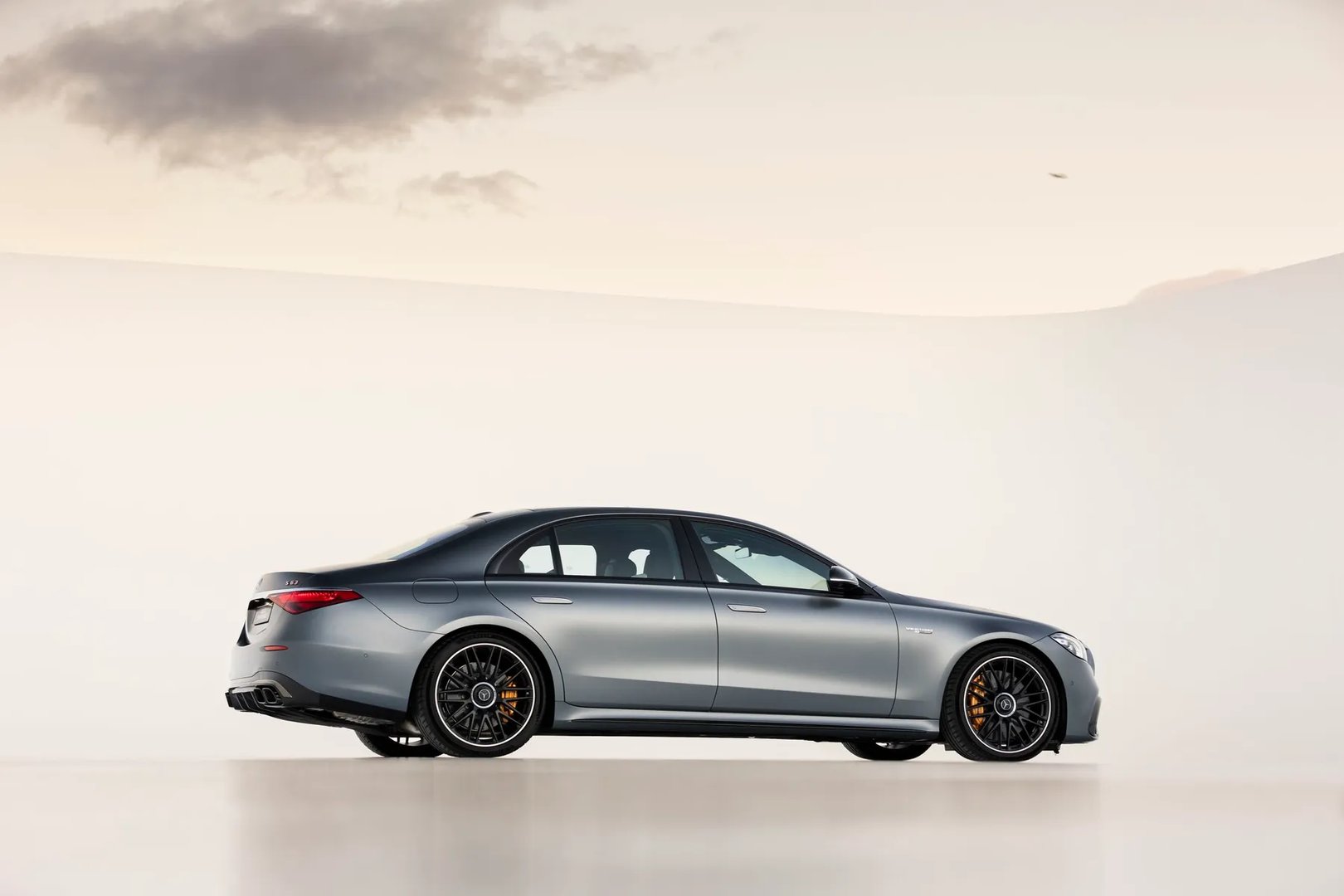 Mercedes_S-Class_AMG_4_generation__Sedan__10.jpg