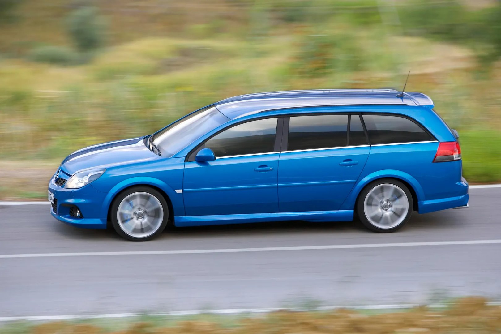 Opel_Vectra_OPC_3_generation_restyling__Estate_5-door__4.jpg