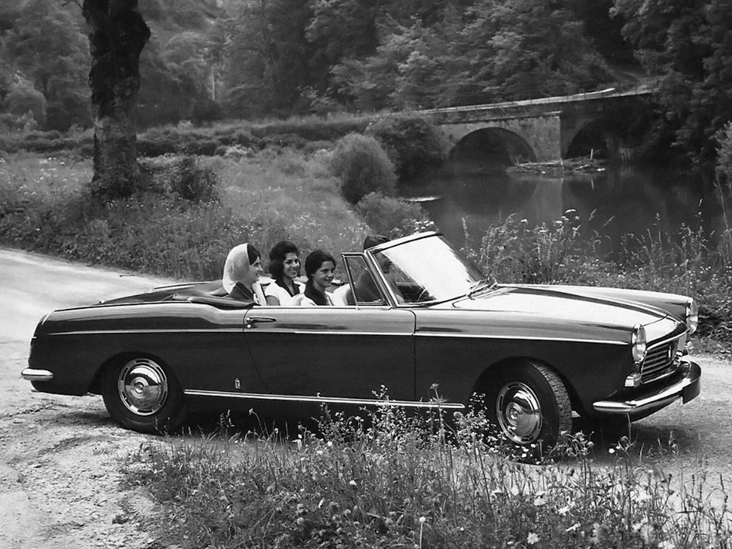 Peugeot_404_1_generation__Cabrio__8.jpg