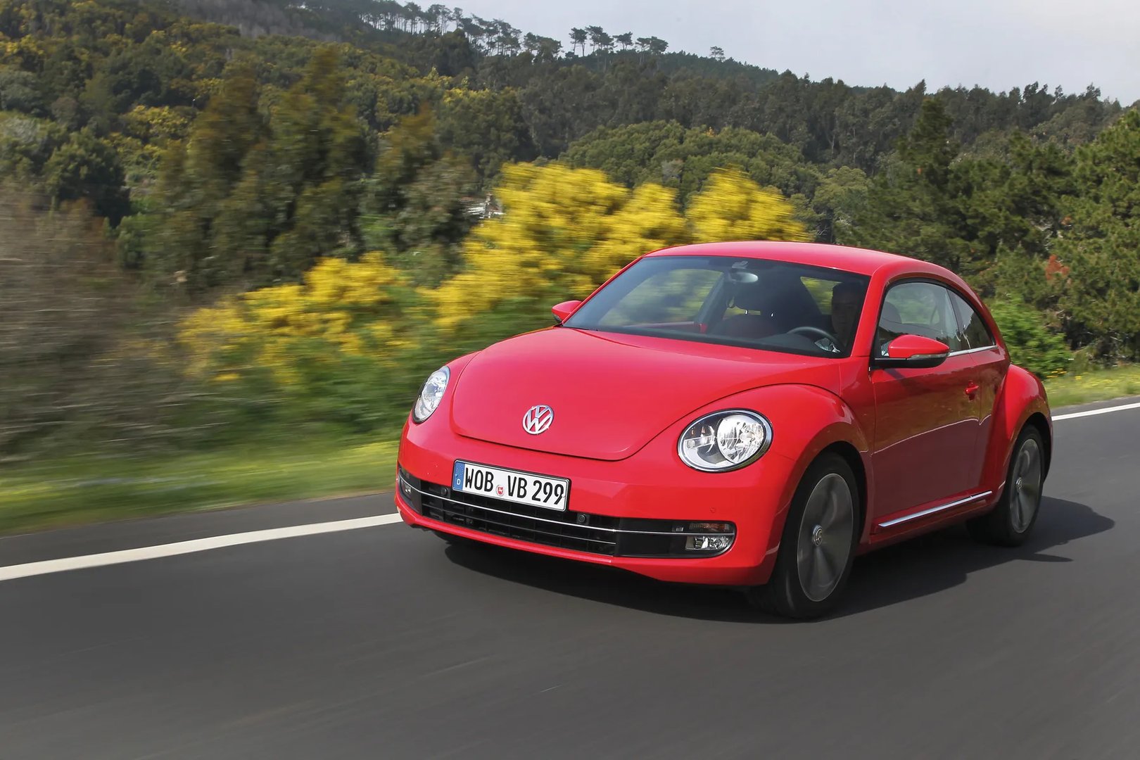 Volkswagen_Beetle_2_generation__Hatchback_3-door__7.jpg