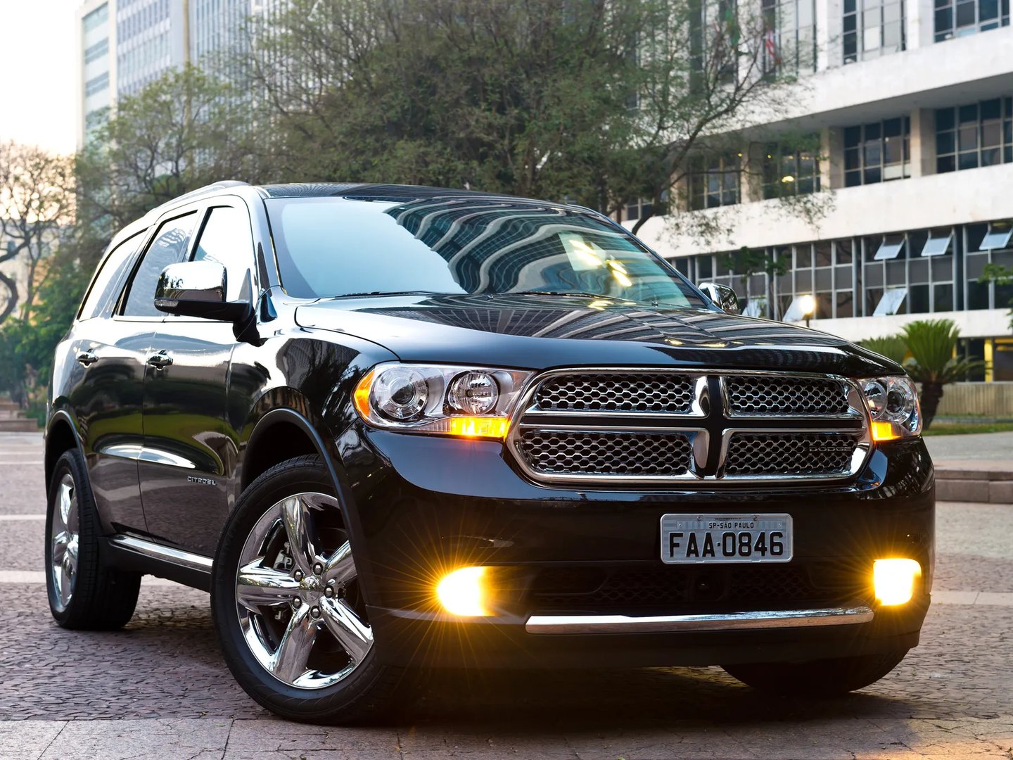 Dodge_Durango_3_generation__SUV_5-doors__4.jpg