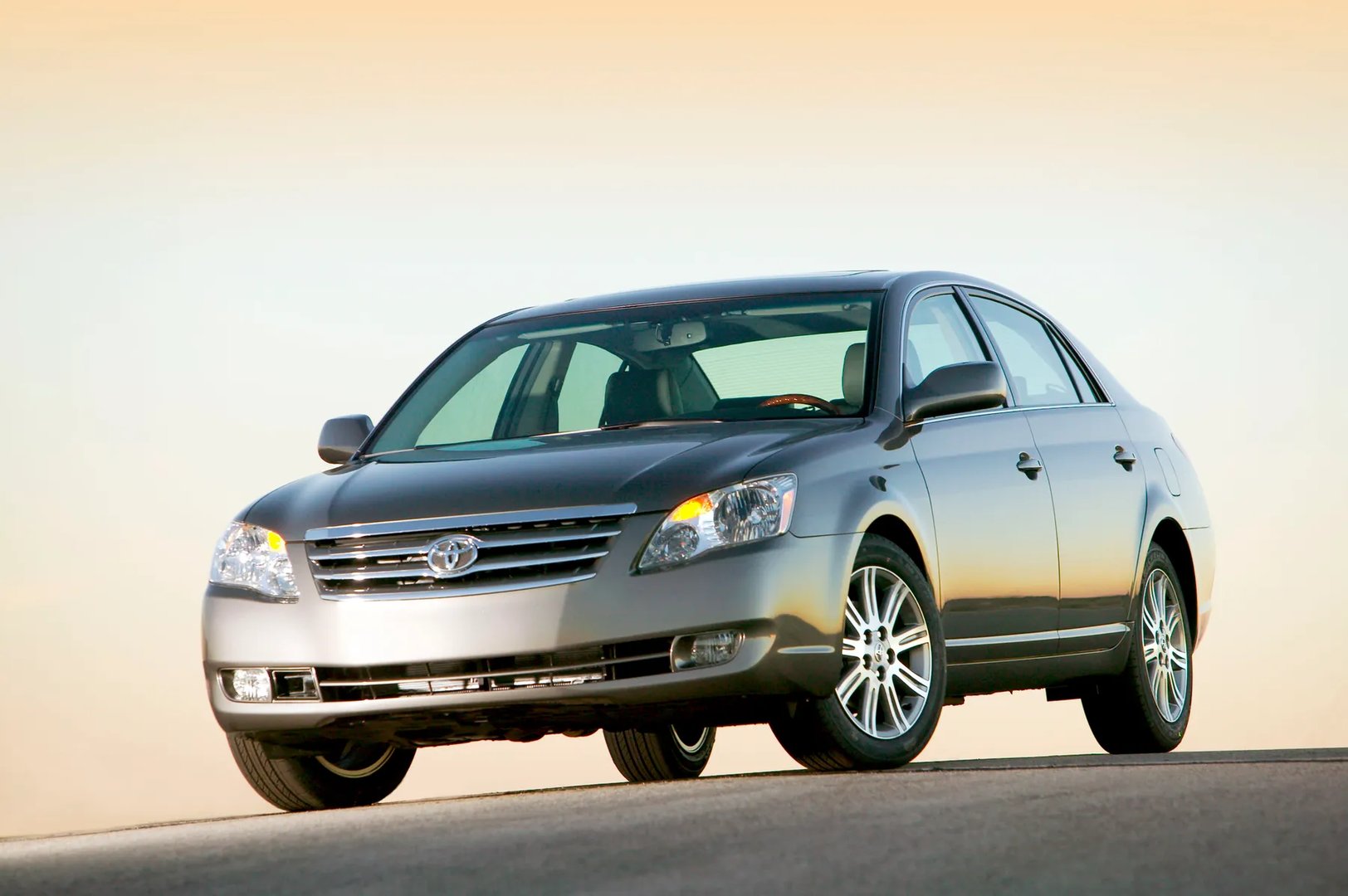 Toyota_Avalon_3_generation__Sedan__1.jpg