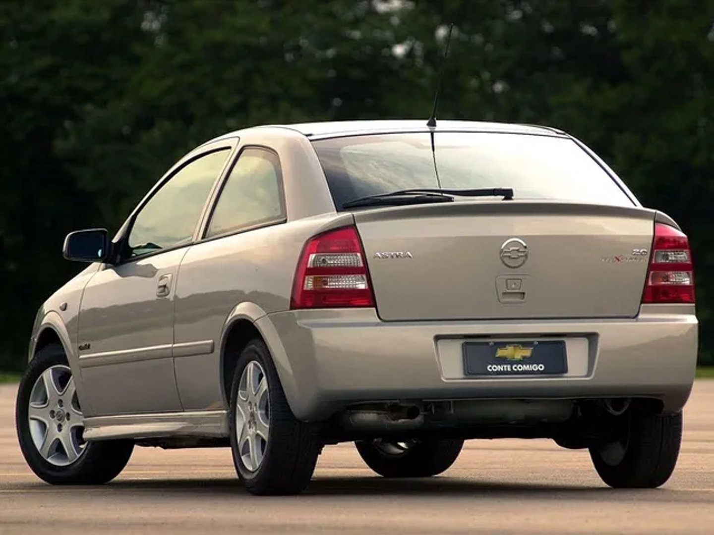 Chevrolet_Astra_1_generation__Hatchback_3-door__1.jpg