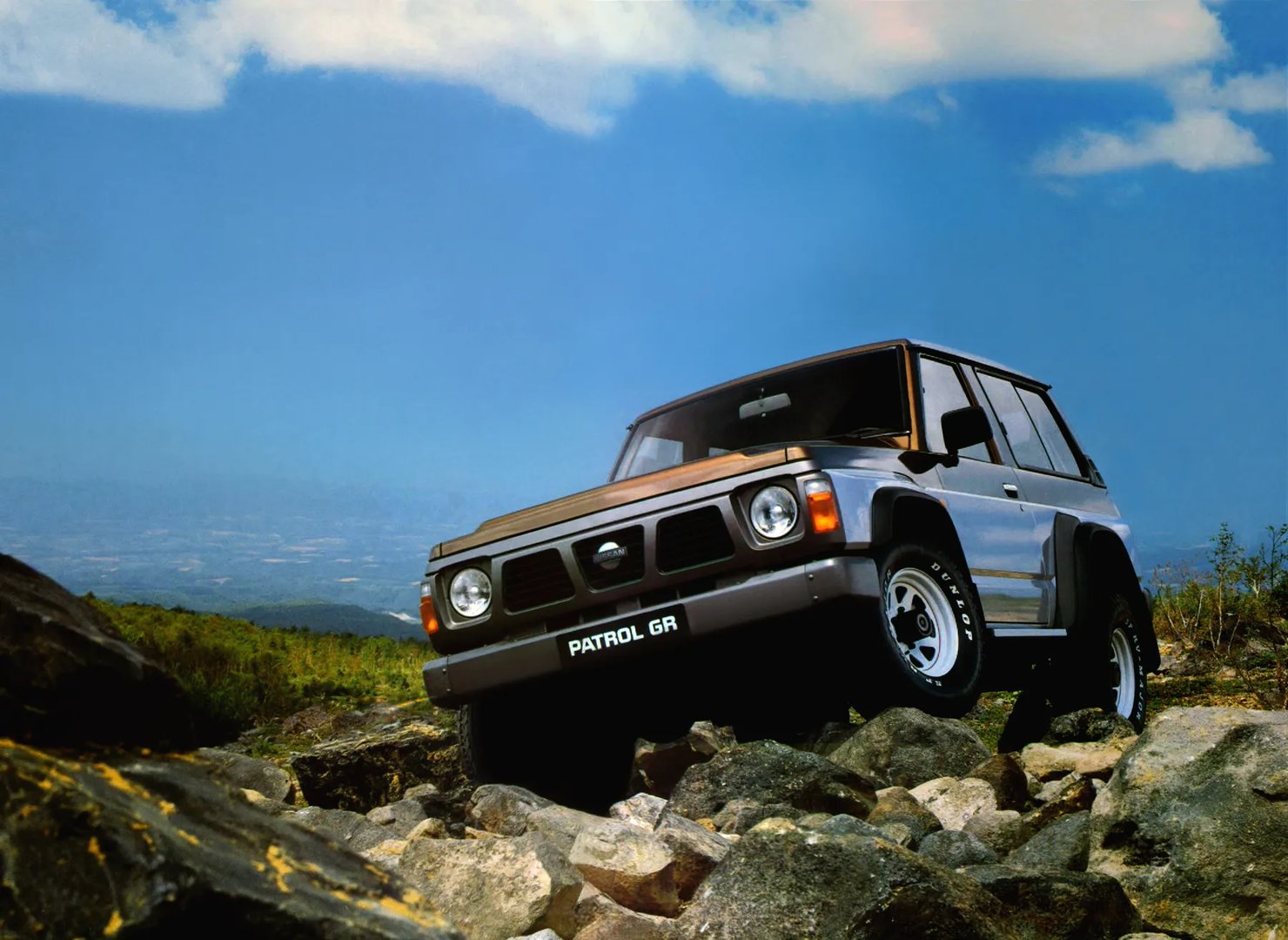Nissan_Patrol_4_generation__SUV_3-doors__7.jpg