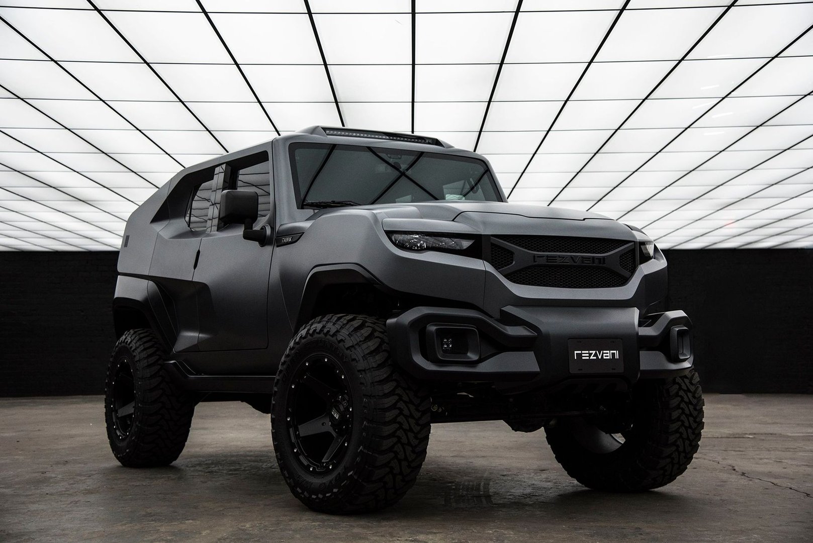 rezvani_Tank_1_generation__SUV_5-doors__2.jpg