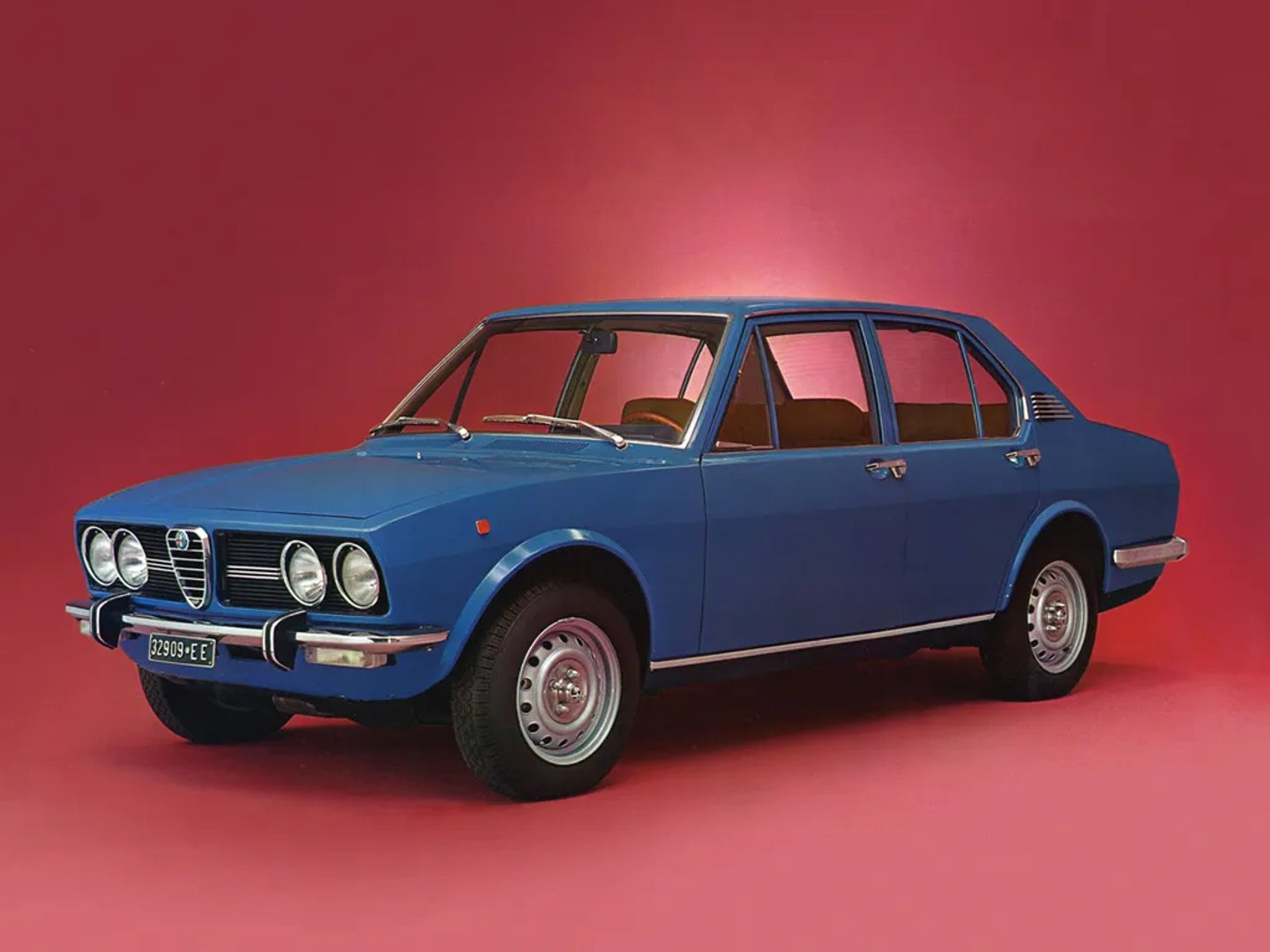 Alfa Romeo_Alfetta_1_generation__Sedan__9.jpg
