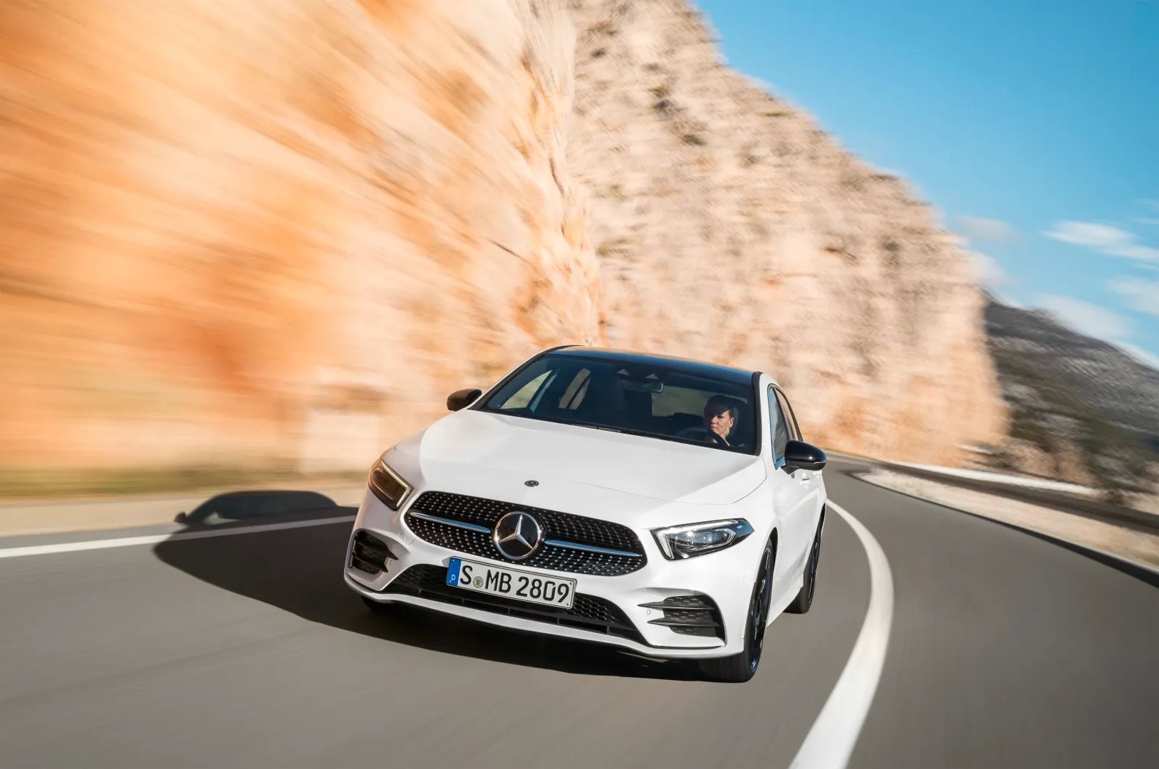 Mercedes_A-Class_4_generation__Hatchback_5-door__13.jpg