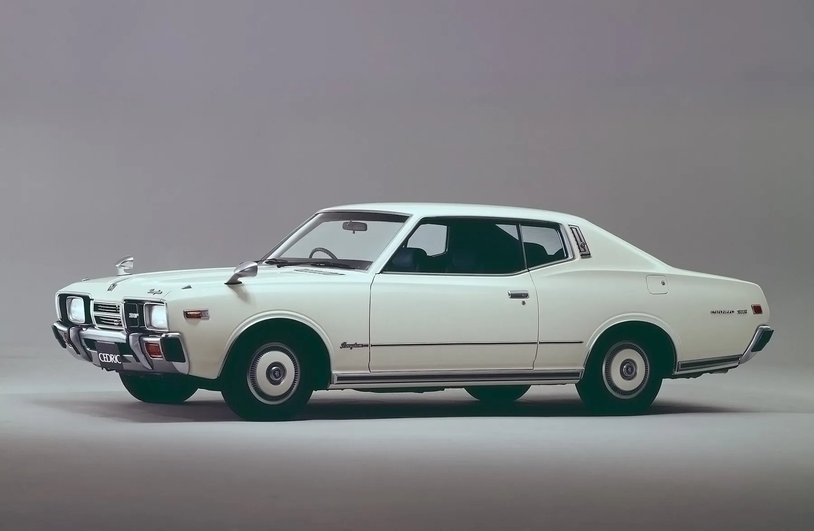 Nissan_Gloria_5_generation__Coupe__7.jpg