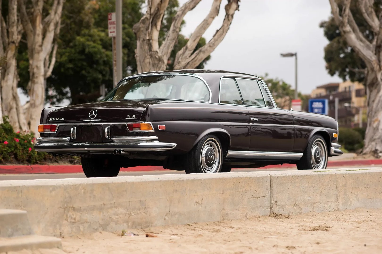 Mercedes_W111_1_generation__Coupe__5.jpg