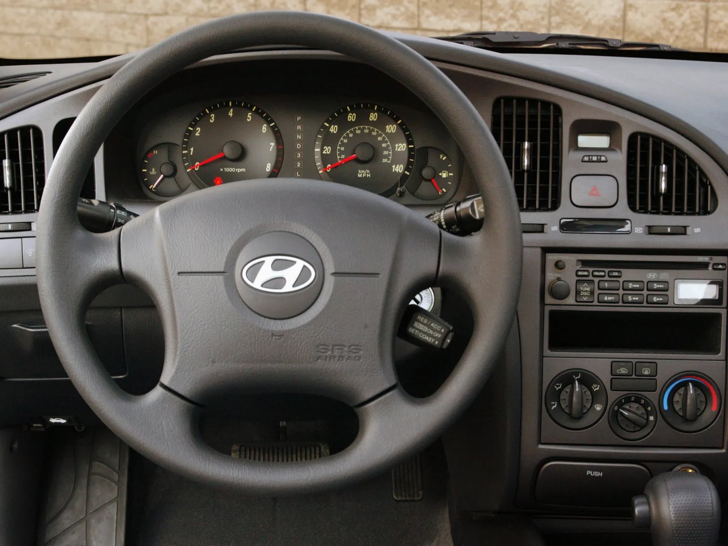 Hyundai_Elantra_3_generation_restyling__Sedan__13.jpg