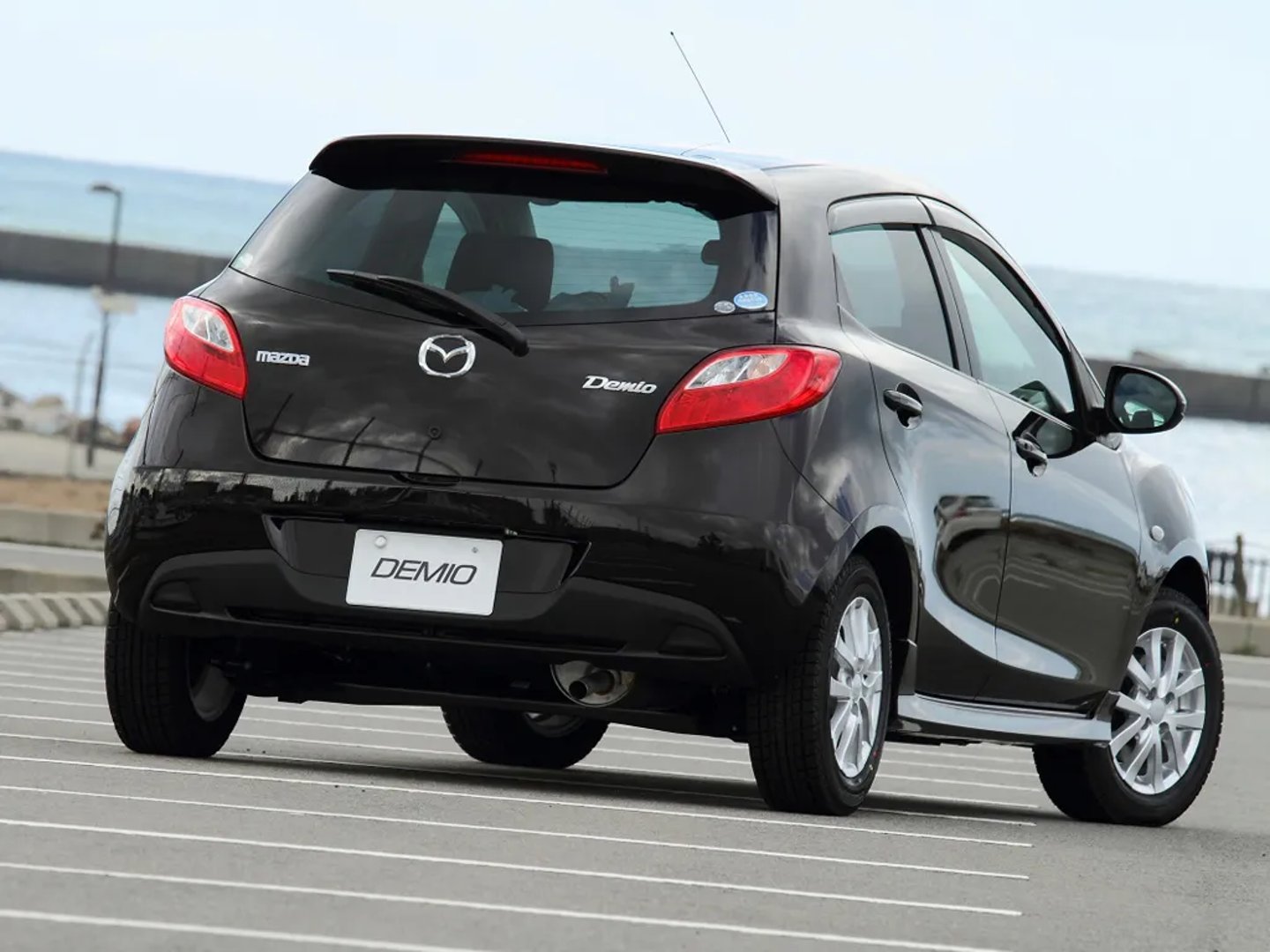 Mazda_Demio_3_generation__Mini_5-doors__10.jpg
