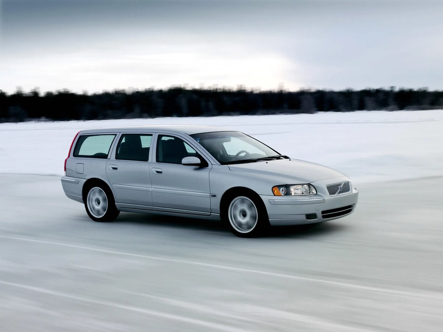 Volvo_V70_2_generation_restyling__Estate_5-door__1.jpg