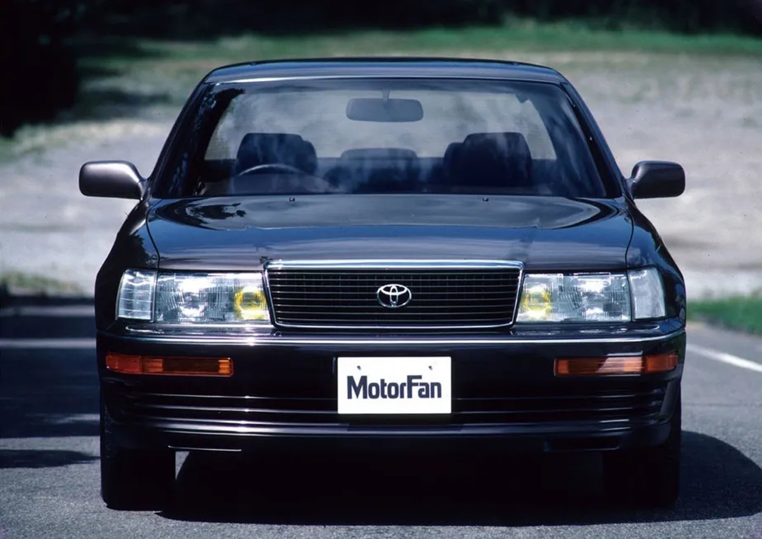 Toyota_Celsior_1_generation__Sedan__3.jpg