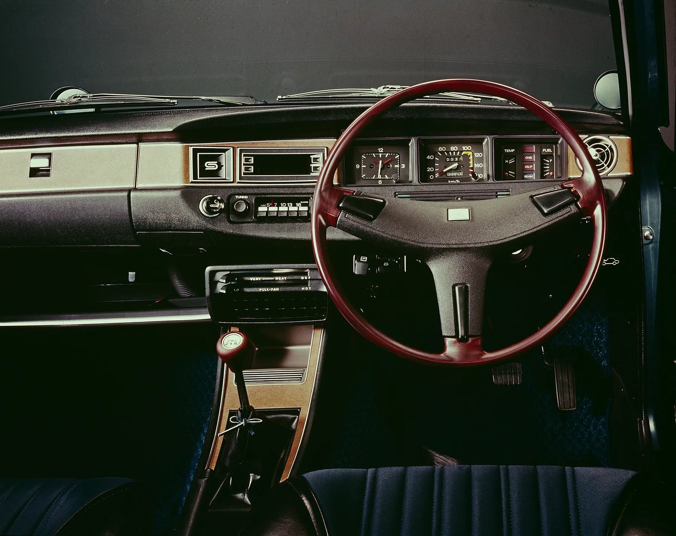 Datsun_Sunny_1_generation__Sedan__12.jpg