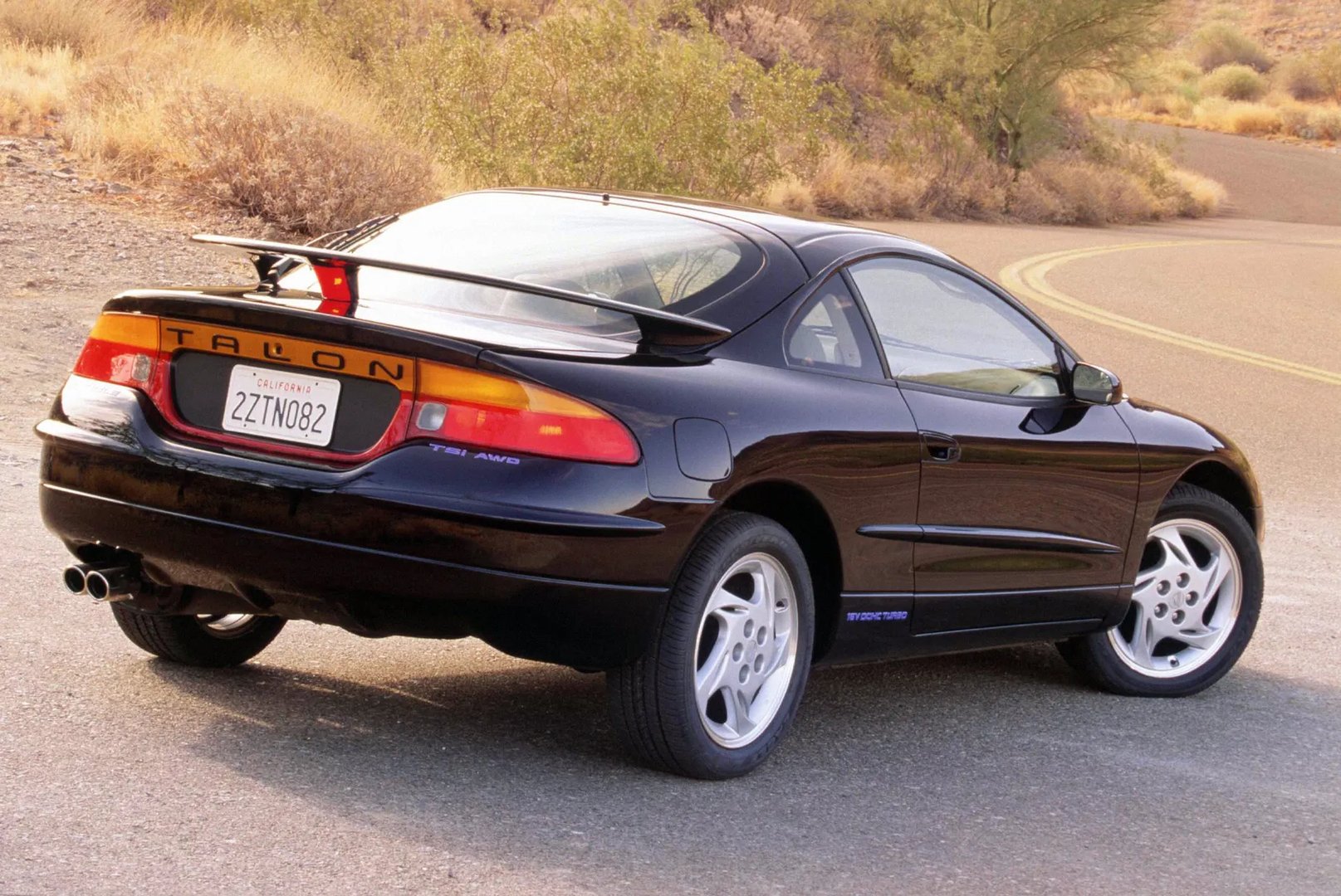 Eagle_Talon_2_generation__Coupe__4.jpg