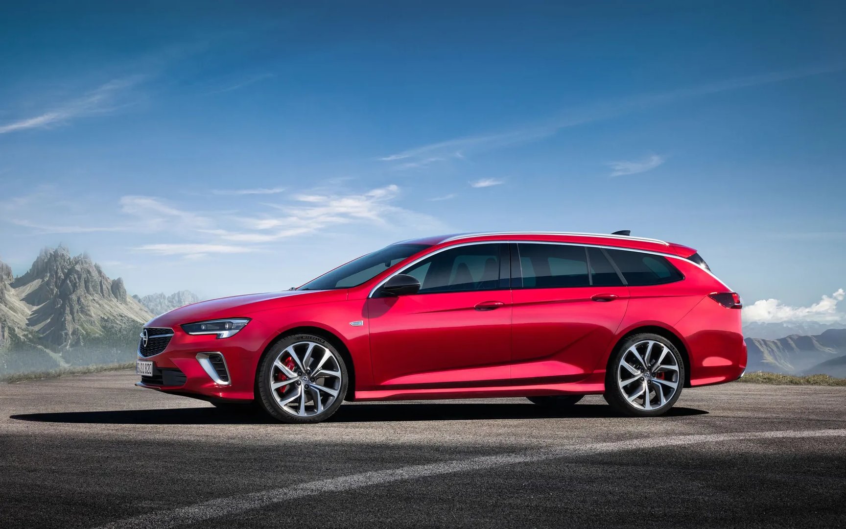 Opel_Insignia_GSi_2_generation_restyling__Estate_5-door__4.jpg