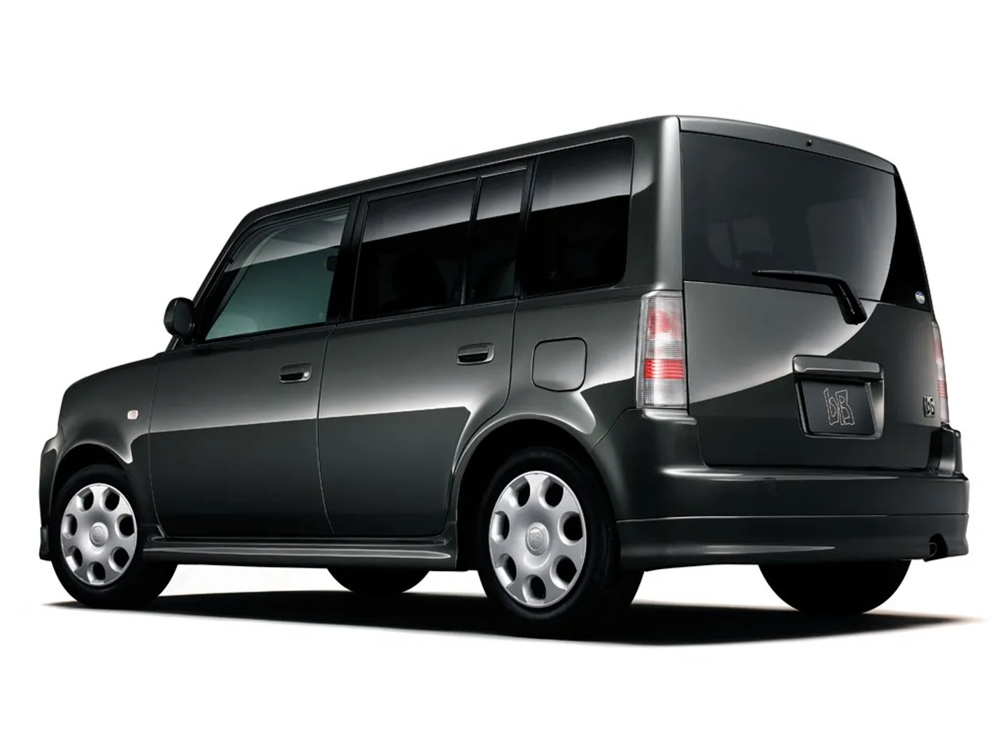 Toyota_bB_1_generation__Compact_Van__1.jpg