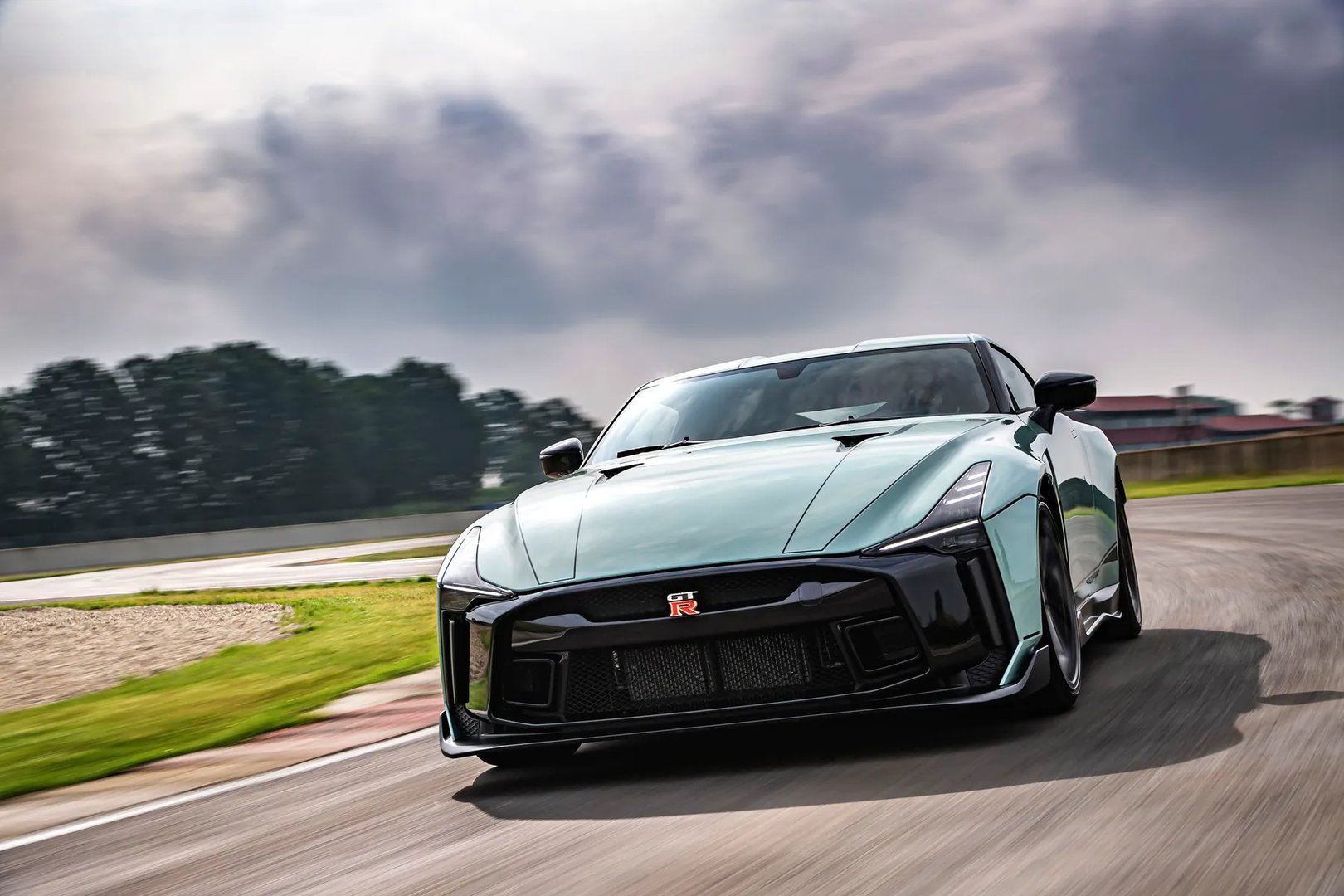Nissan_GT-R50_by_Italdesign_1_generation__Coupe__12.jpg