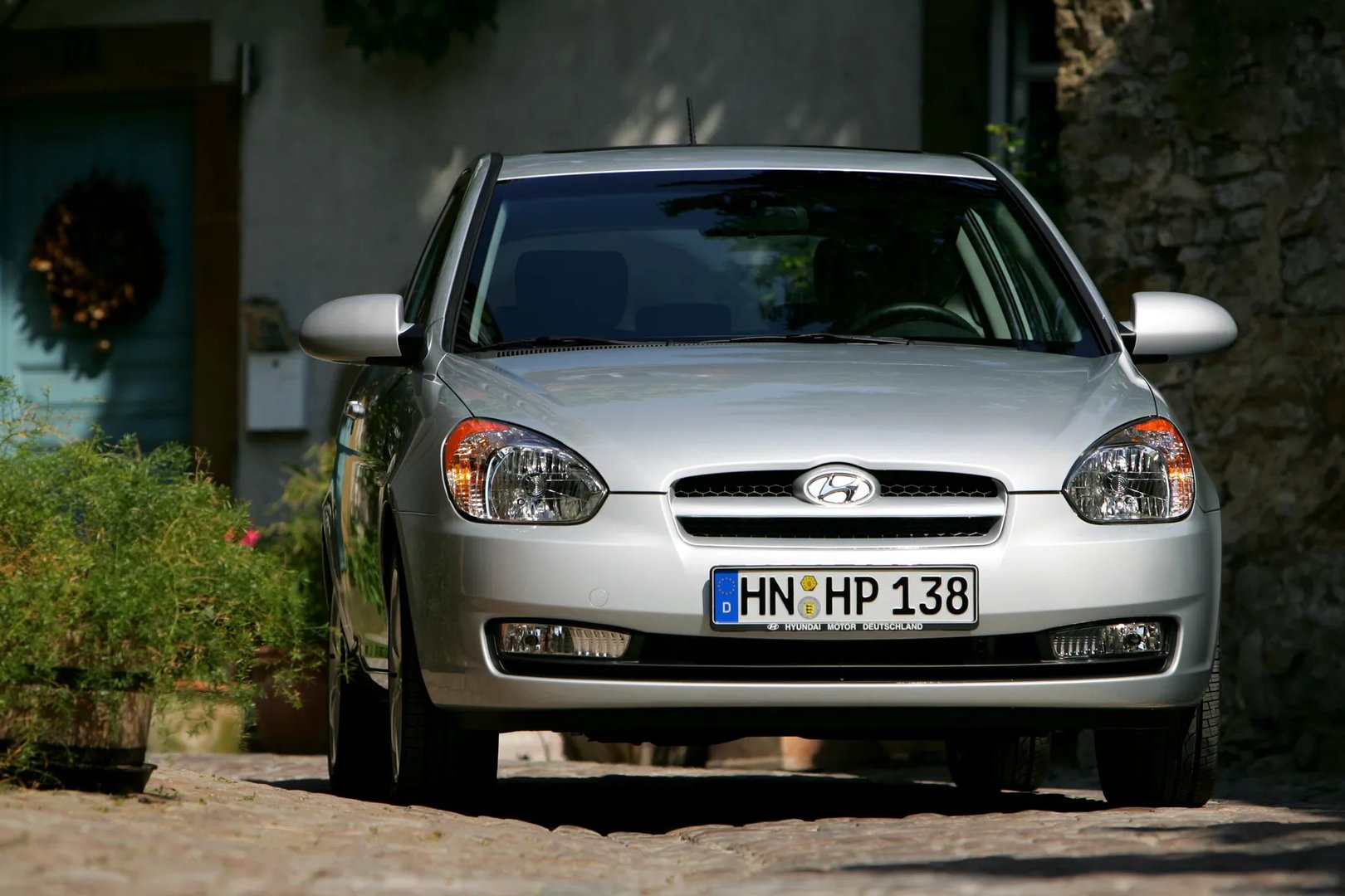 Hyundai_Accent_3_generation__Hatchback_3-door__7.jpg